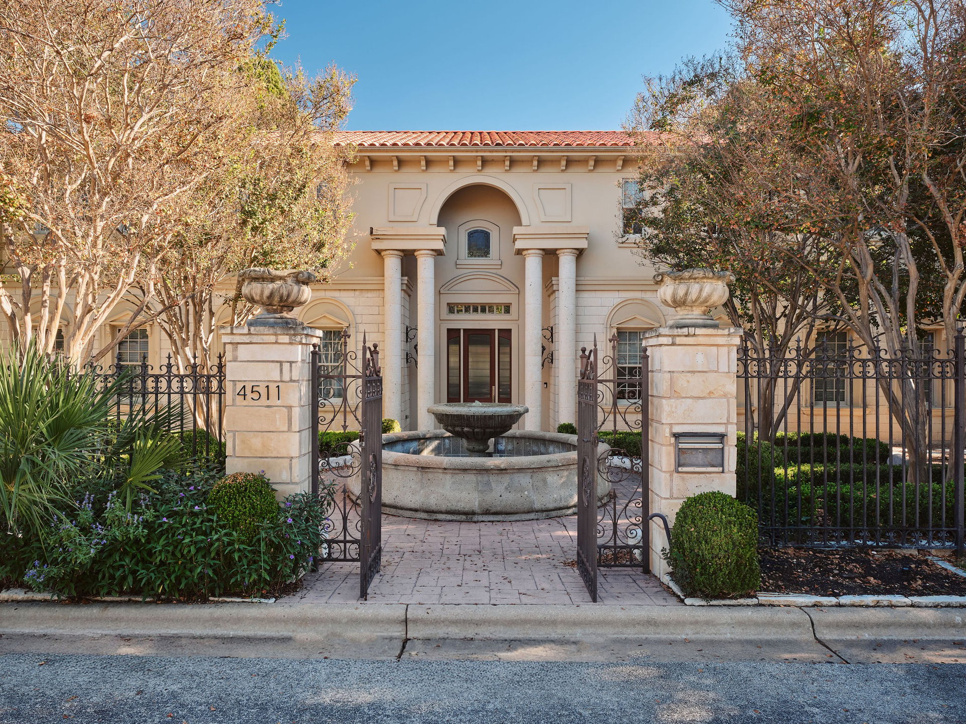 4511 Island Cove