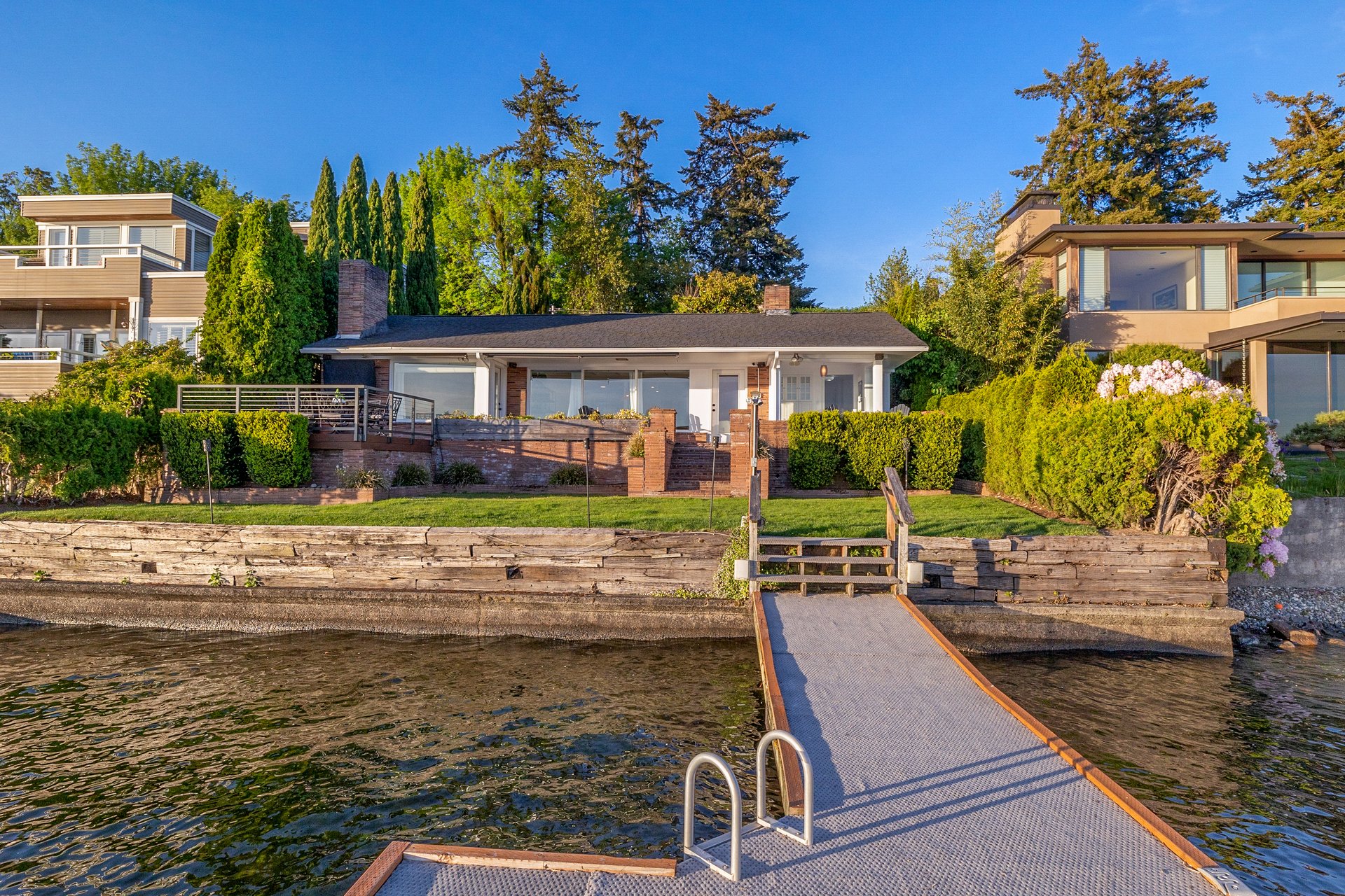 169 Lake Avenue W