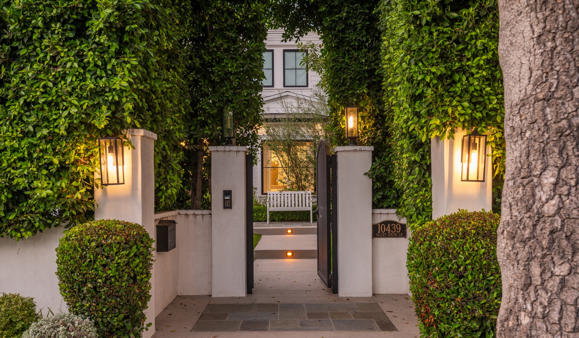 10439 Valley Spring Ln, Toluca Lake