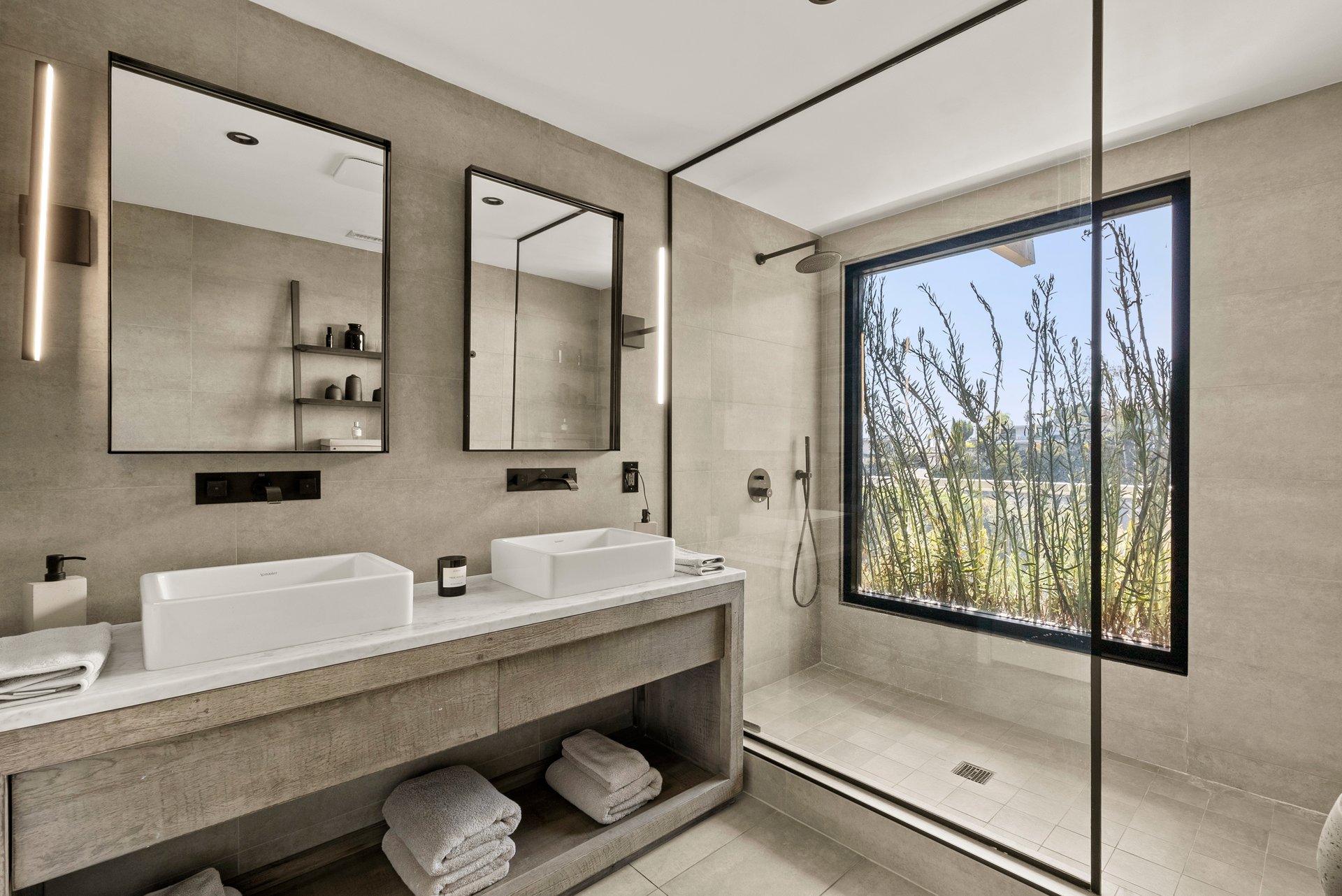 8460 Franklin Ave, hollywood hills