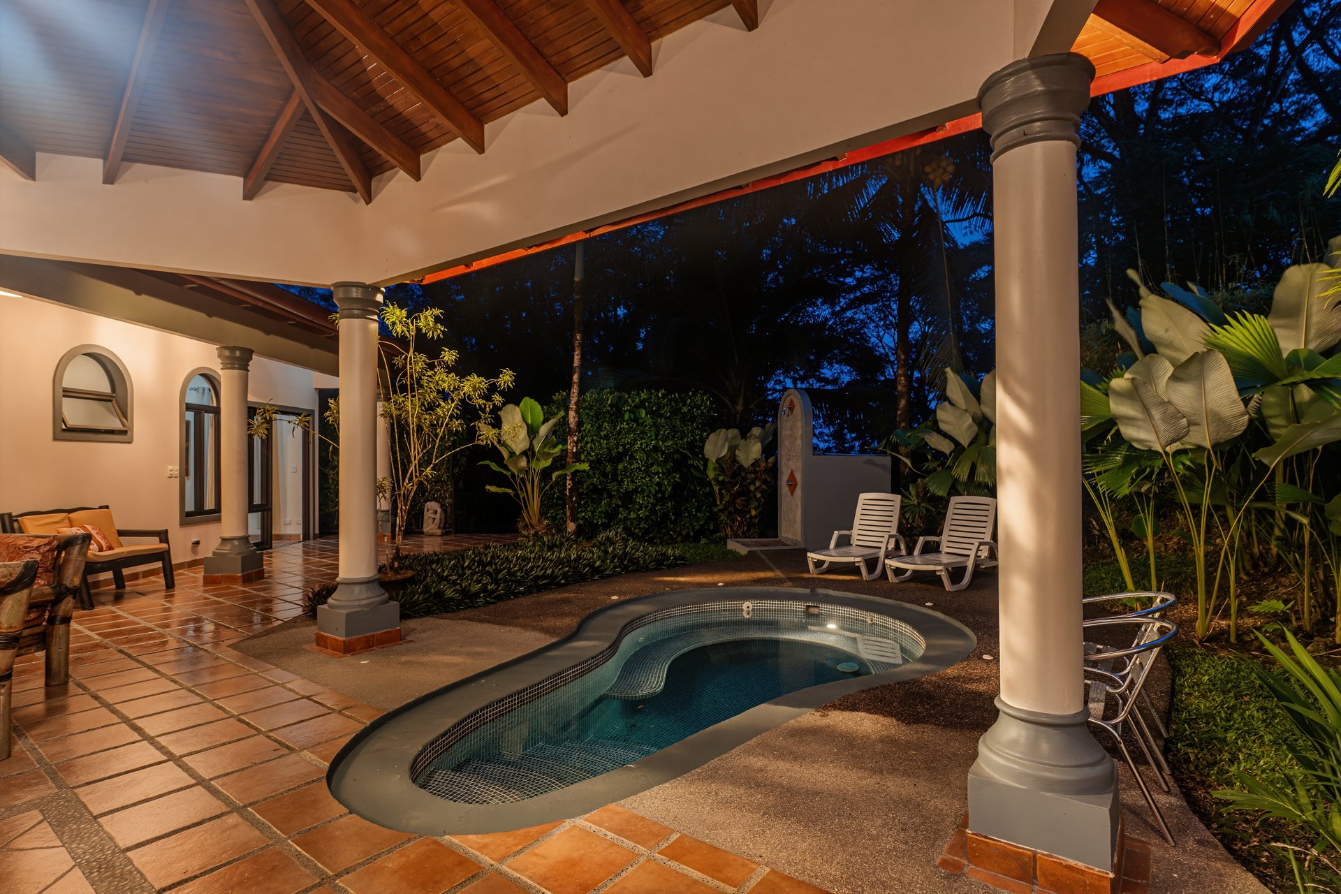 Ojochal Tropical Retreat | 4 Ensuite Bedrooms, Pool & Outdoor Living