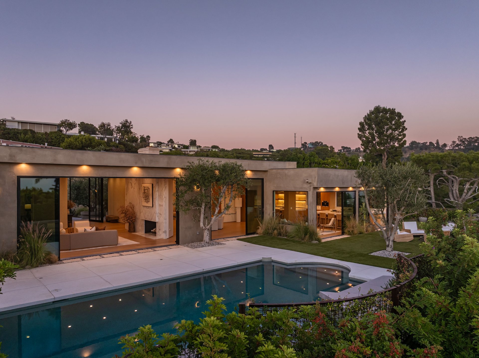 1705 Carla Ridge, Beverly Hills