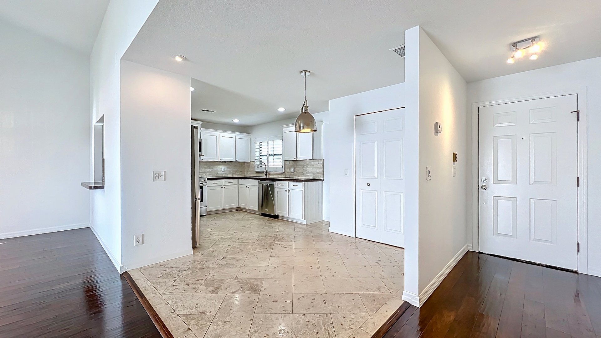 Luxury Lakefront Winter Park Condominium for Lease