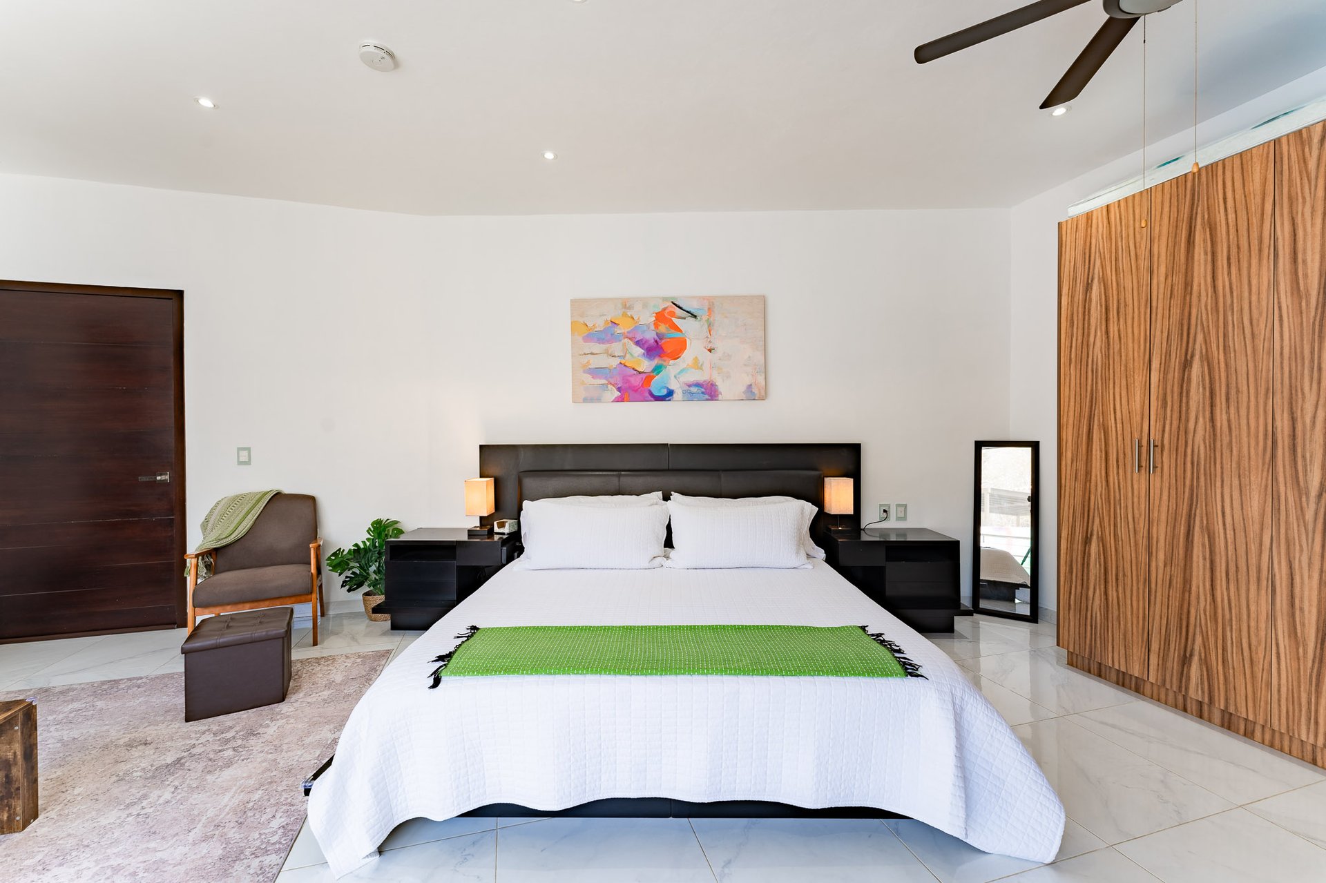 5 bedrooms, Single Family Homes, Villa de Caballos
