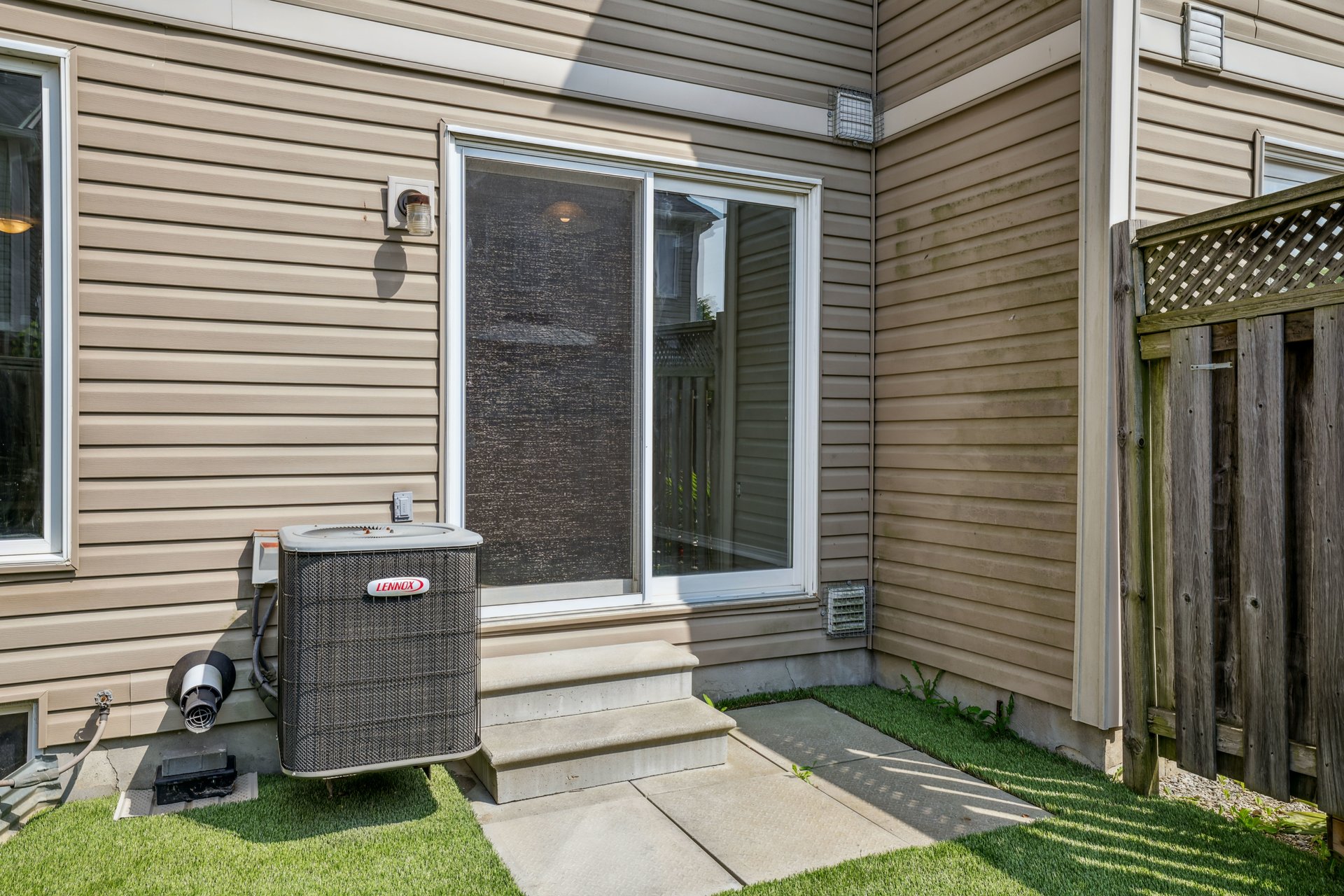 Freehold Townhouse on Quiet Court