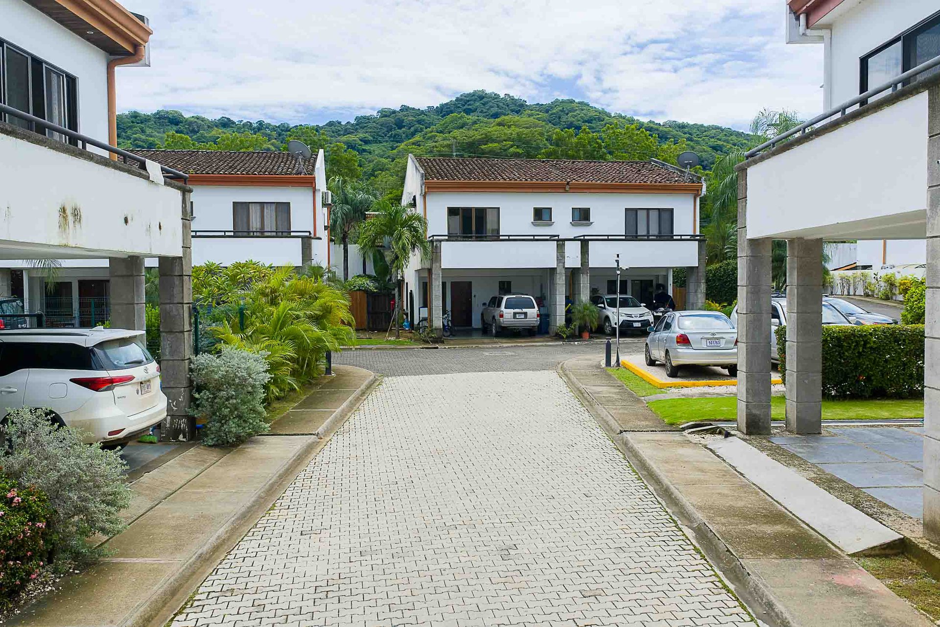 El Sandal #9 | 3 Bedroom Townhome, 10 Mins to the Beach - Seller Financing Available!