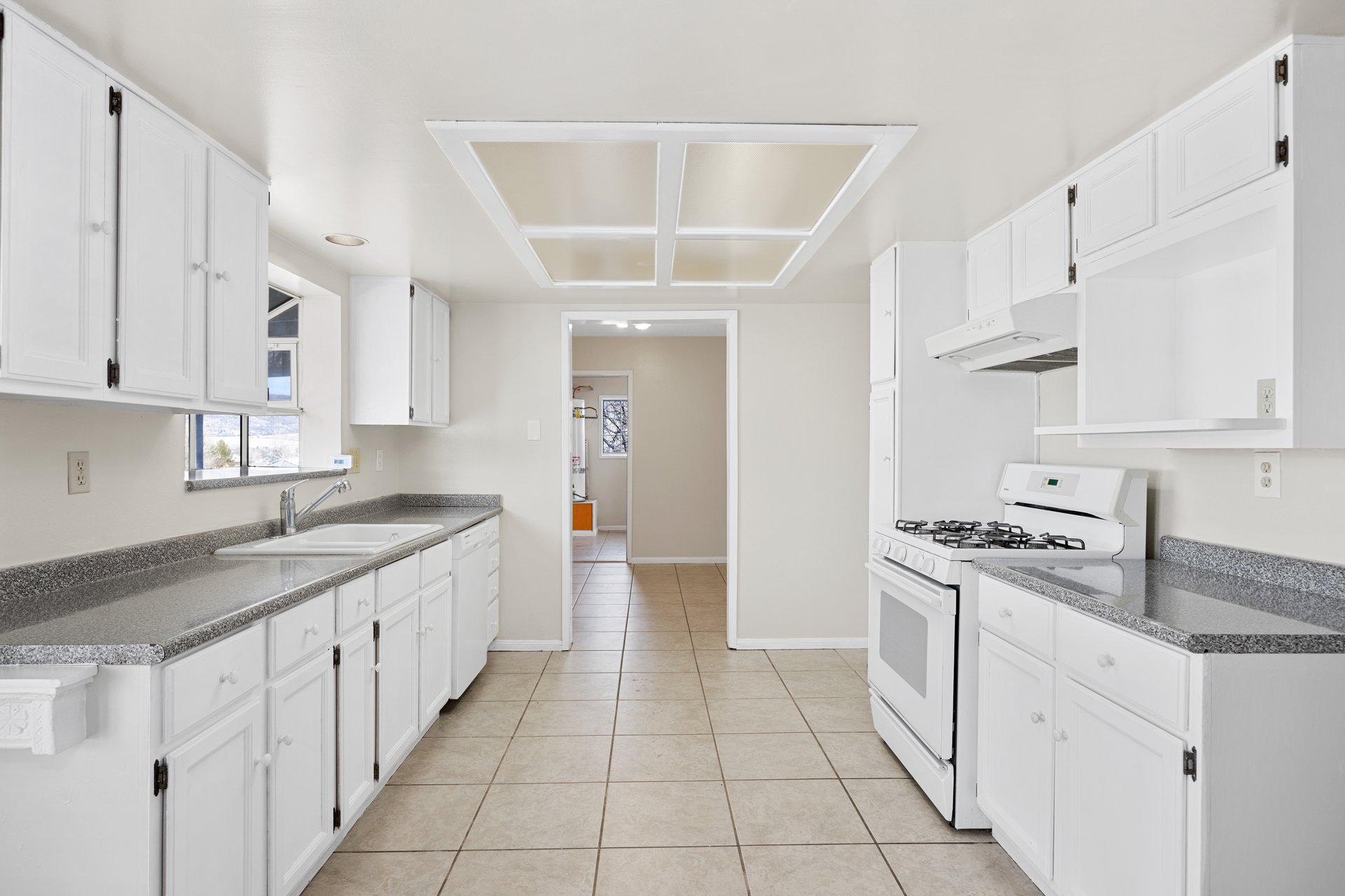 Charming Cul-de-Sac Home in East Golden Hills – 21941 Fig Court