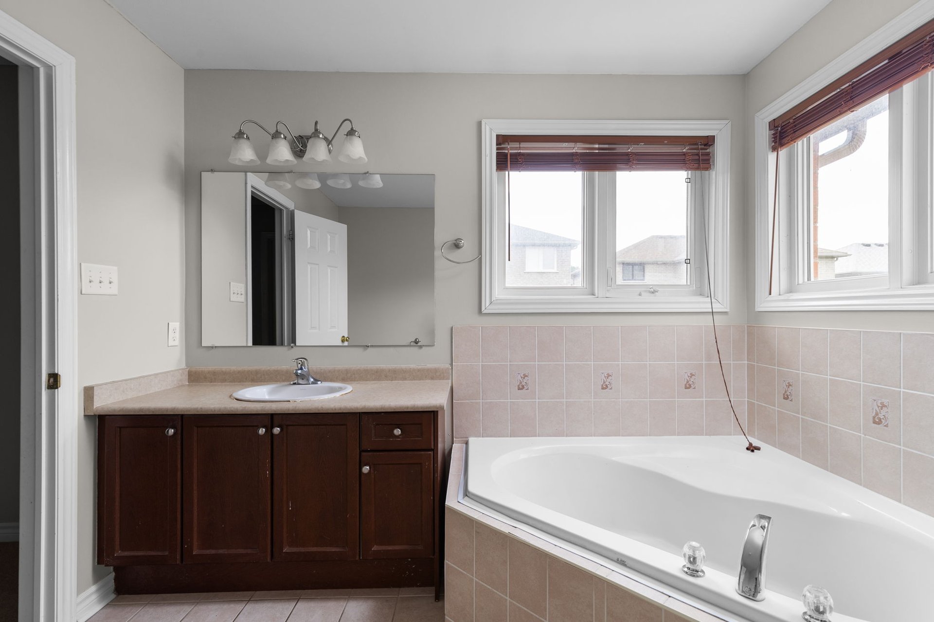 21 McIntyre Drive, Barrie