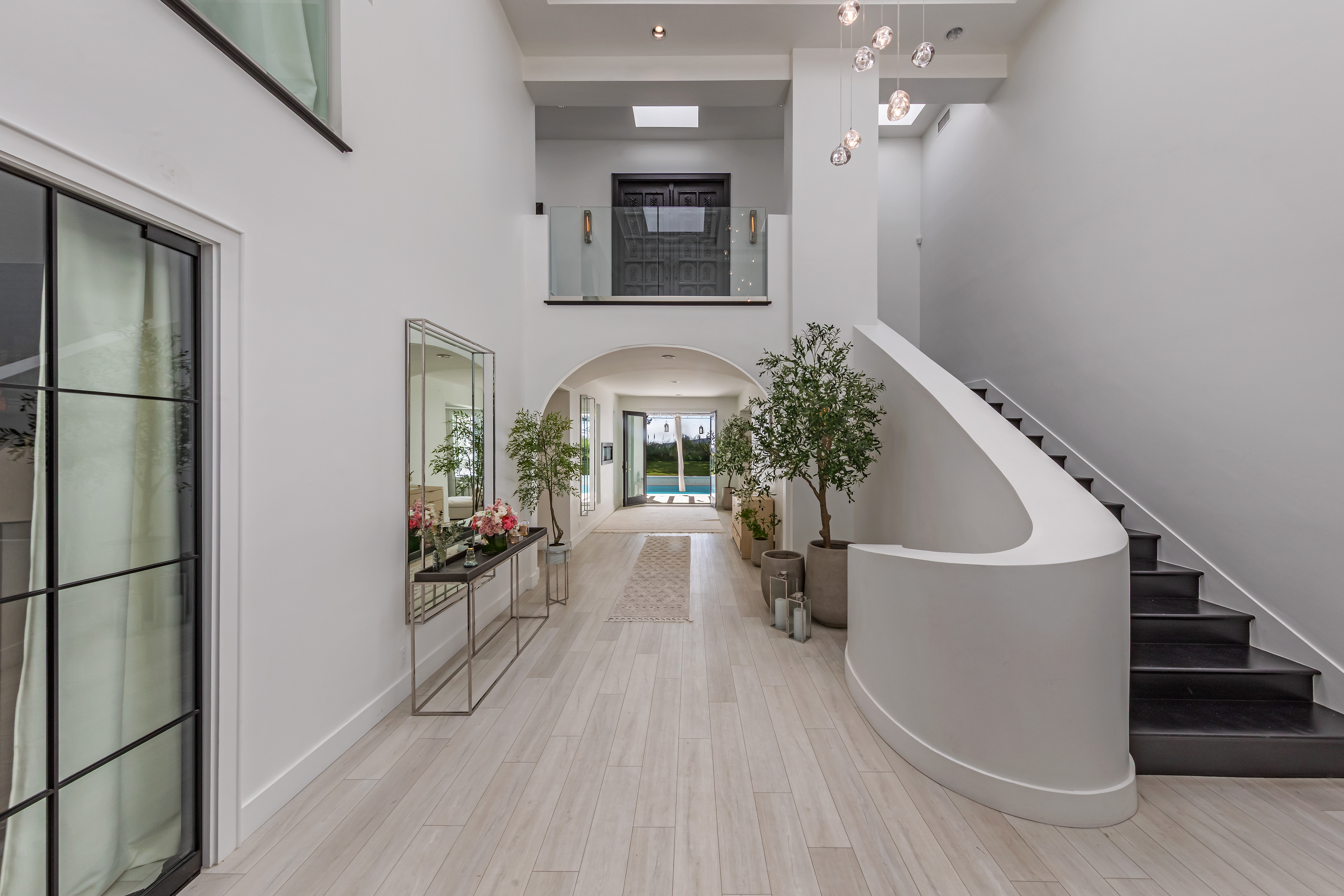 12000 Crest Ct, Beverly Hills
