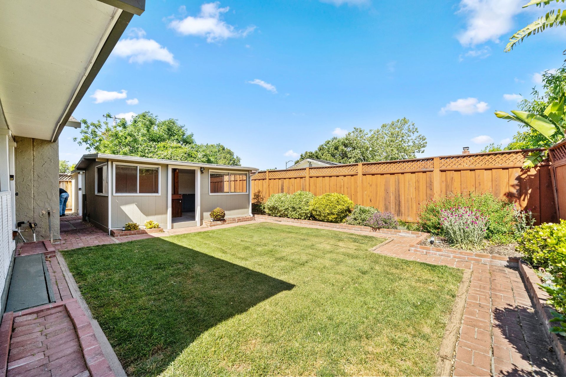 96 Lavonne Dr