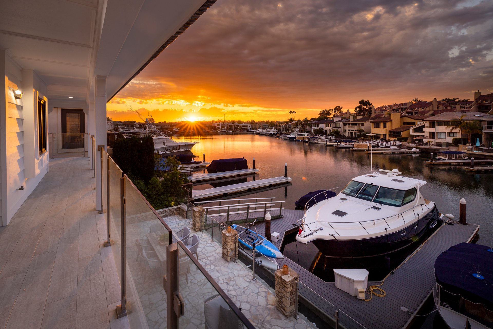 Harbor Island Dr