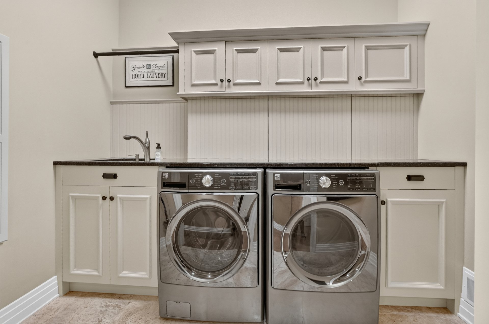 12172 Woodline