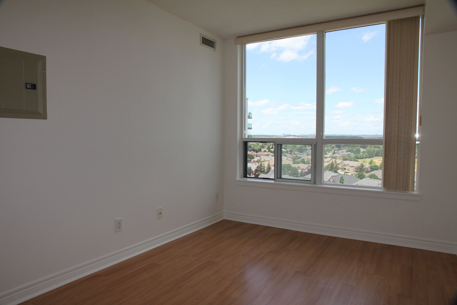  Exceptional Corner Suite 