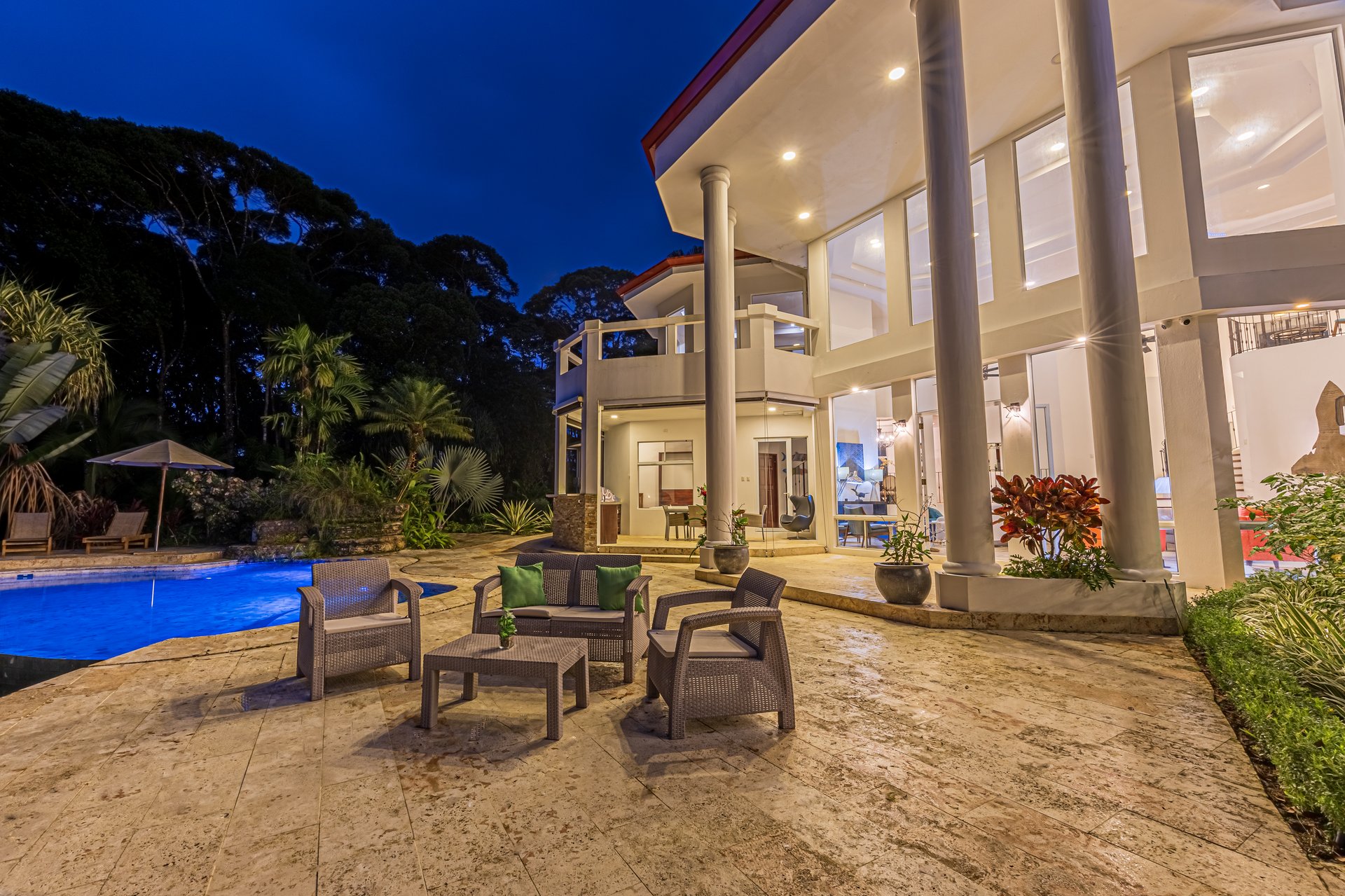 16 ACRES – 6 Bedroom Grand Estate With Guest House, 15 Minutes to Dominical, SPECTACULAR OCEAN VIEWS!!!