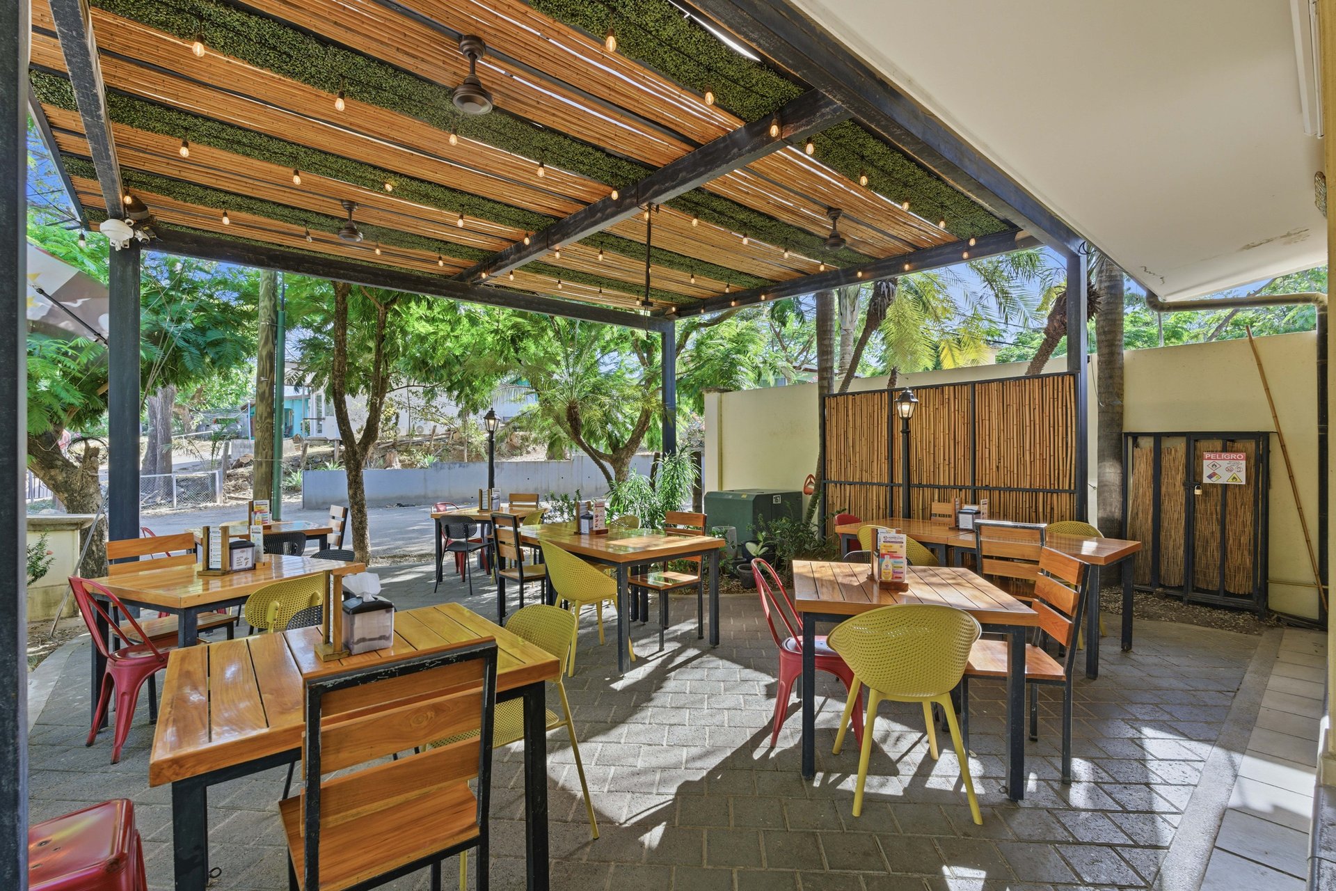 Reparito House | Turnkey Restaurant & Commercial Property for Sale