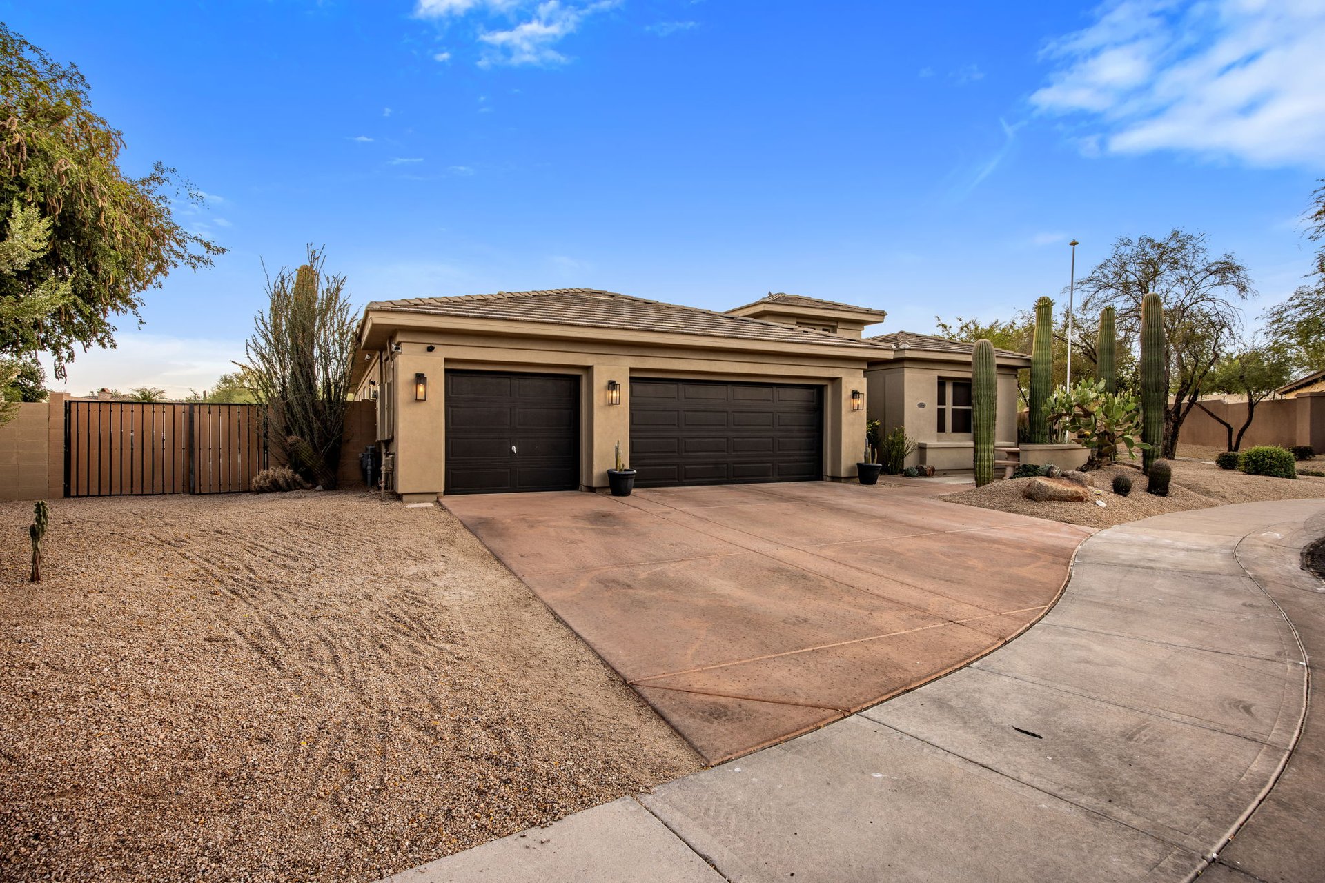 22936 N 39th Place