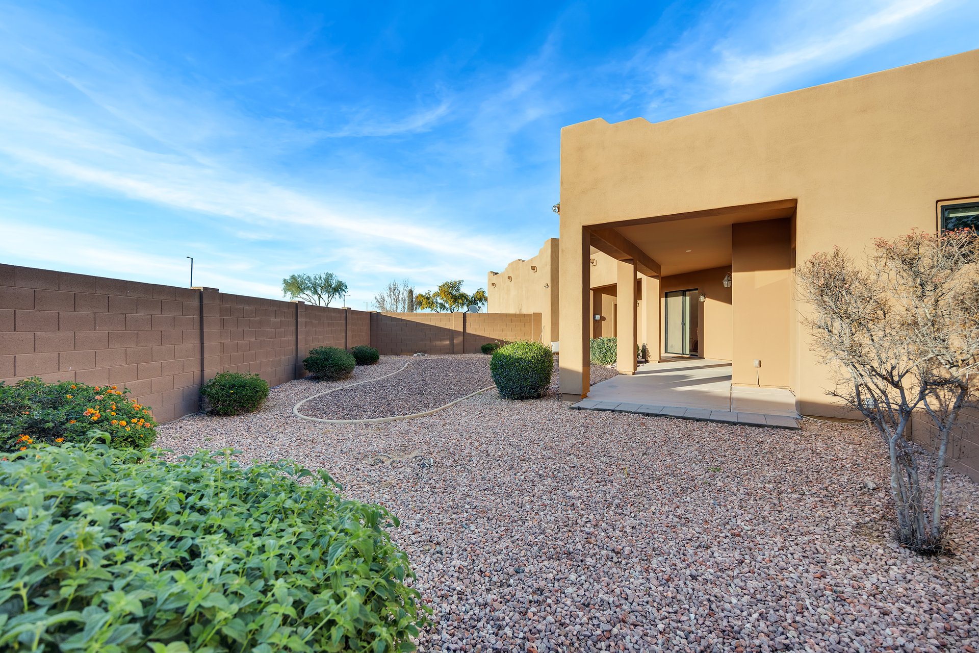 17117 W Dale Lane