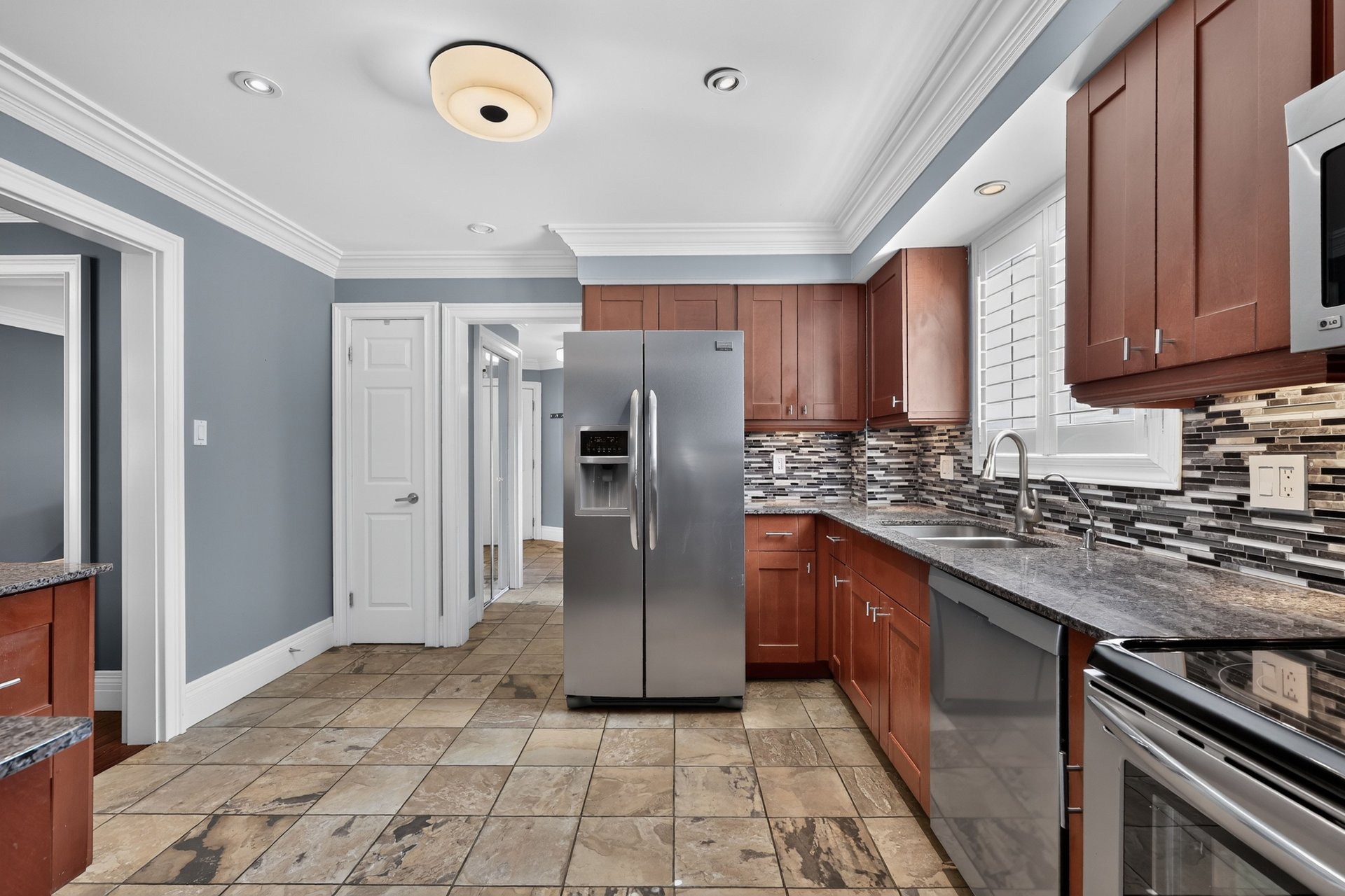2102 Salma Crescent, Burlington