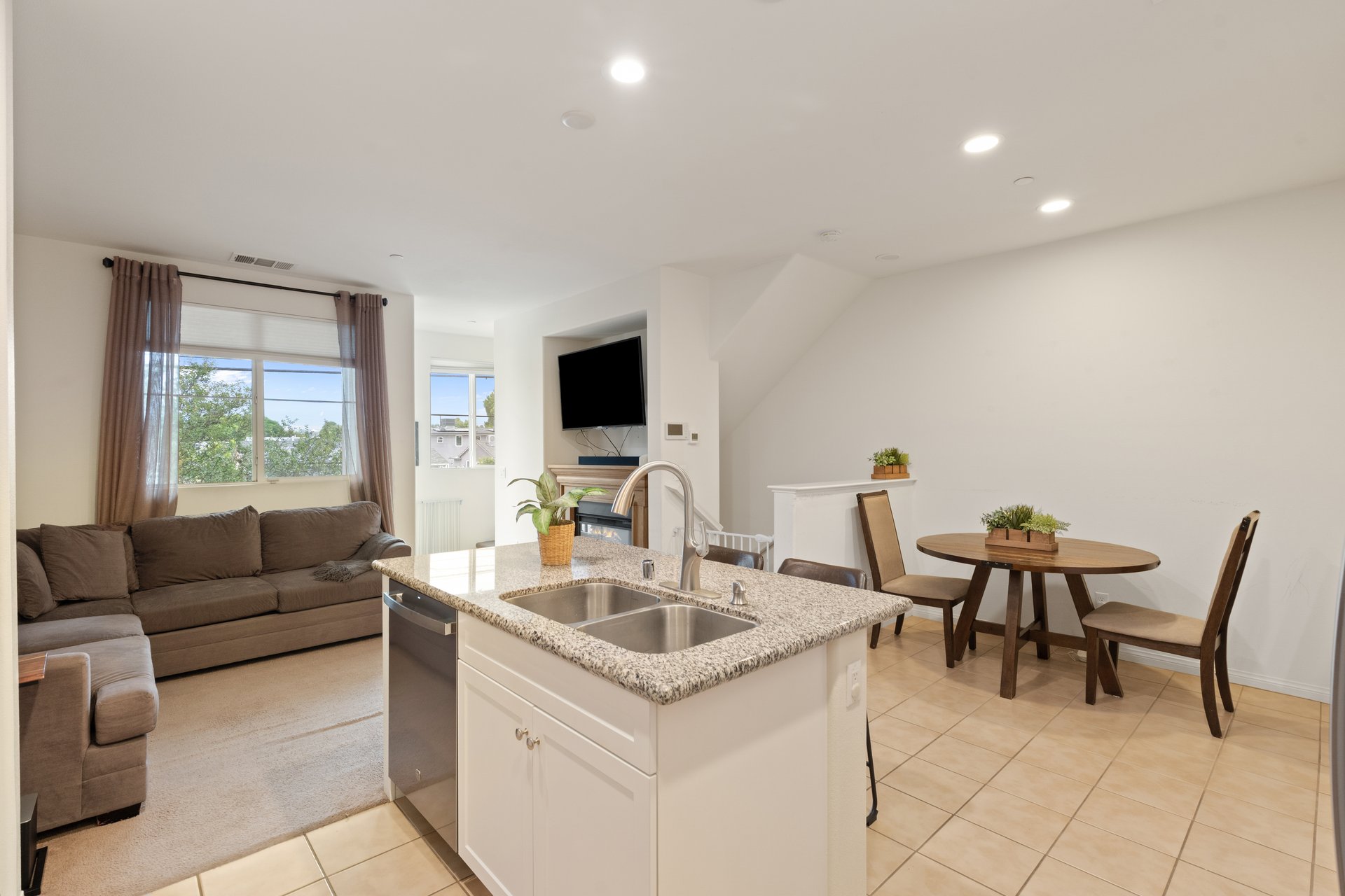 14838 Nordhoff St