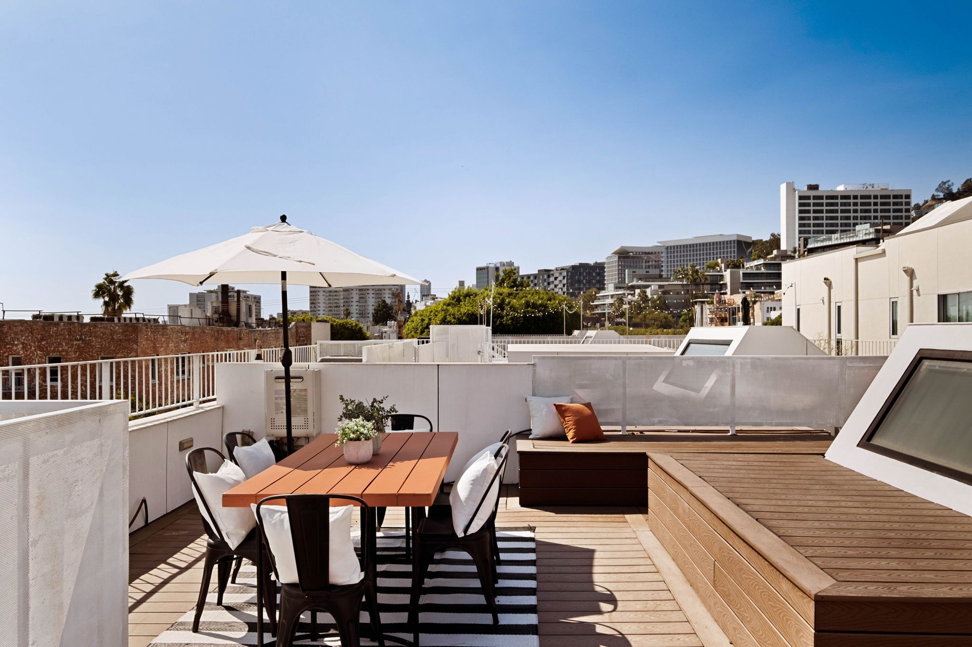 1253 N Sweetzer Ave #5, West Hollywood