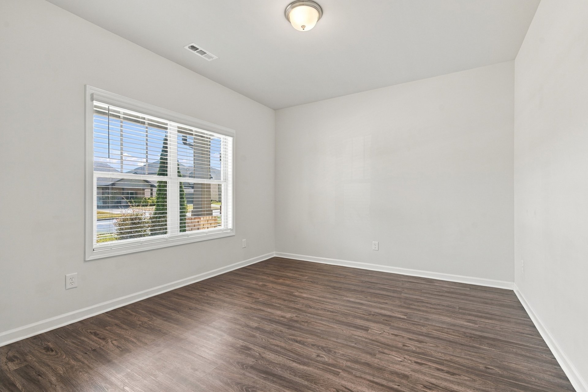 Modern Luxury & Cul-de-Sac Comfort: Contemporary 4-Bed Gem Near Providence & Research Park!