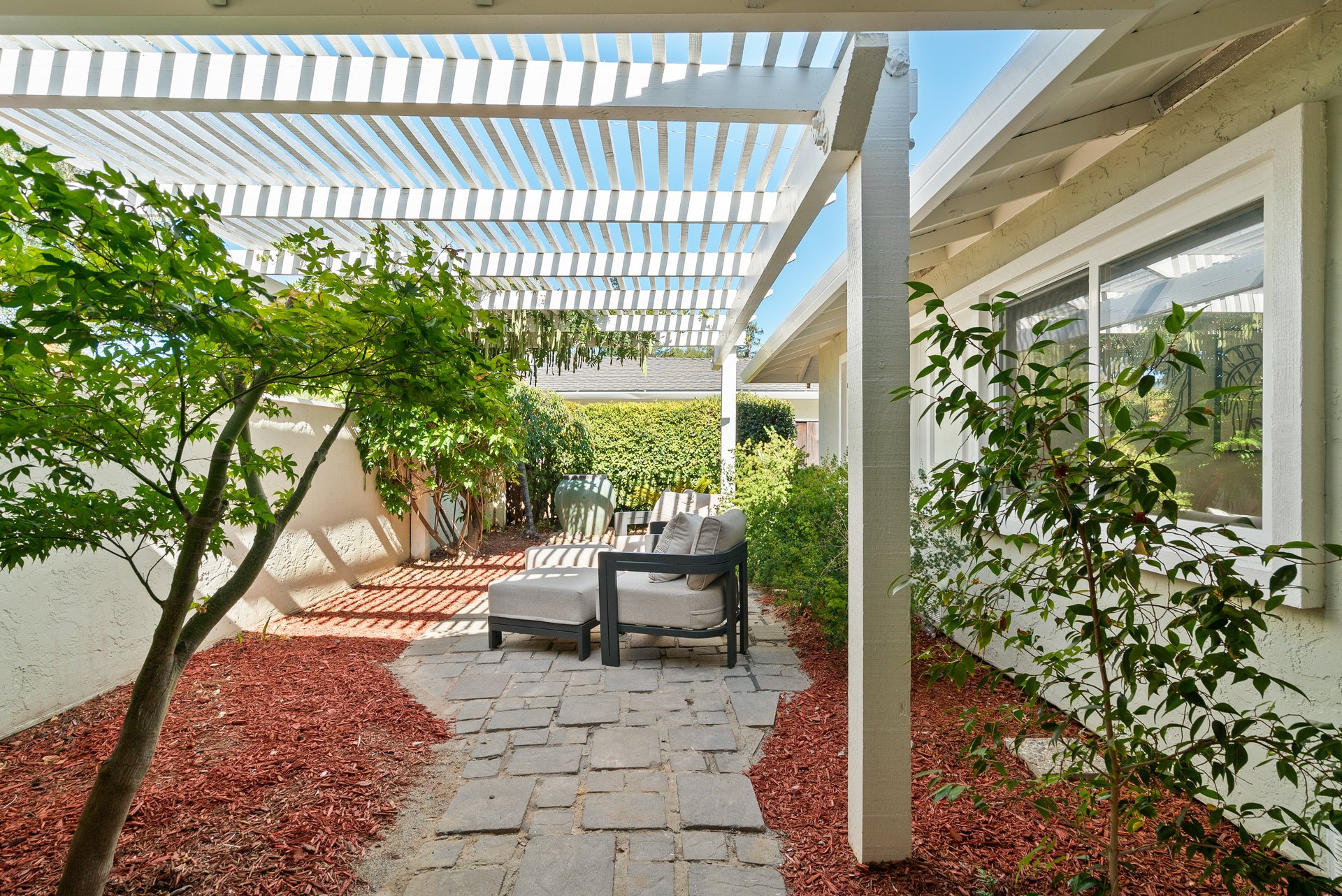 247 Marchmont Dr