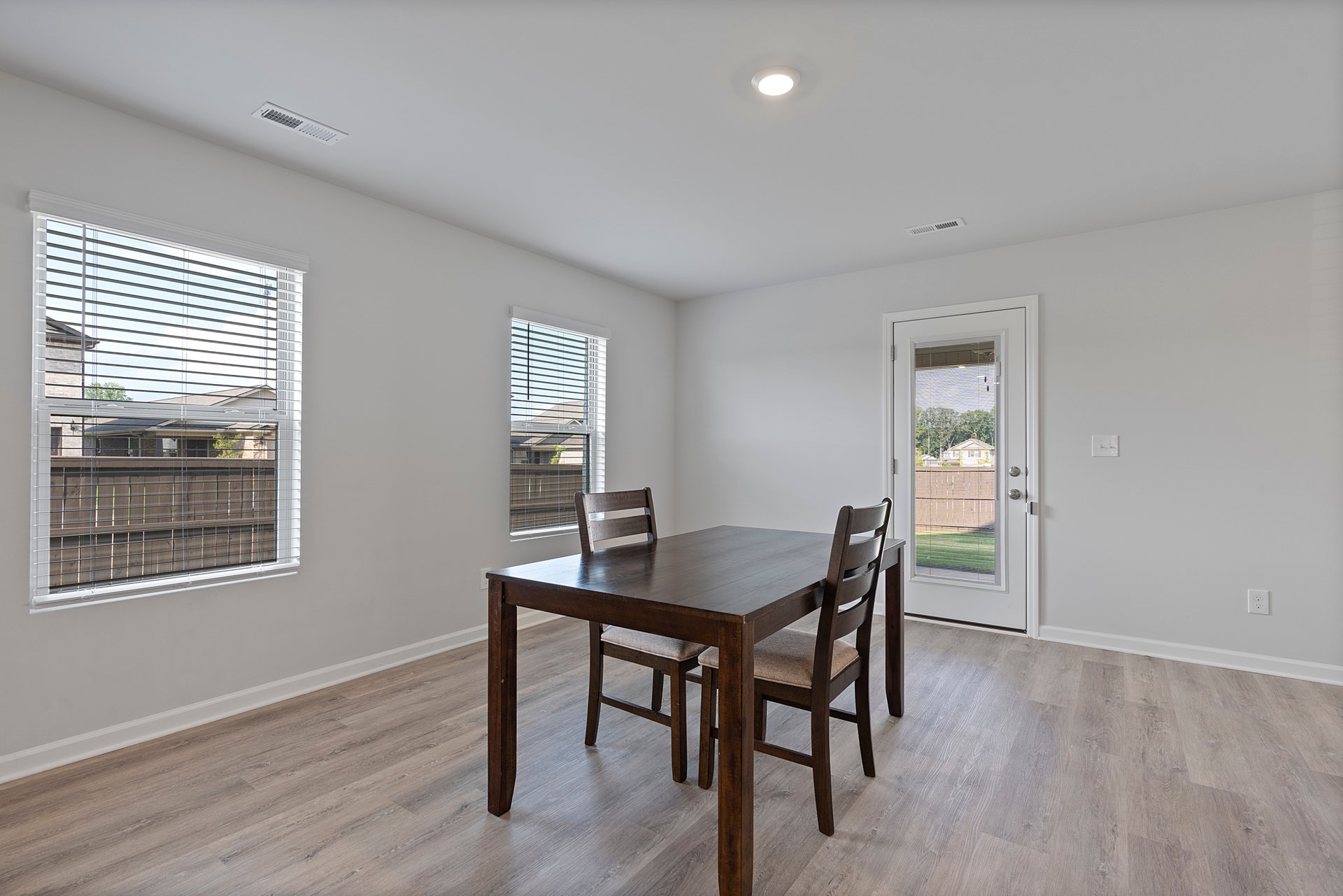 5 BEDROOMS! 3 BATHROOMS! ALMOST BRAND NEW!