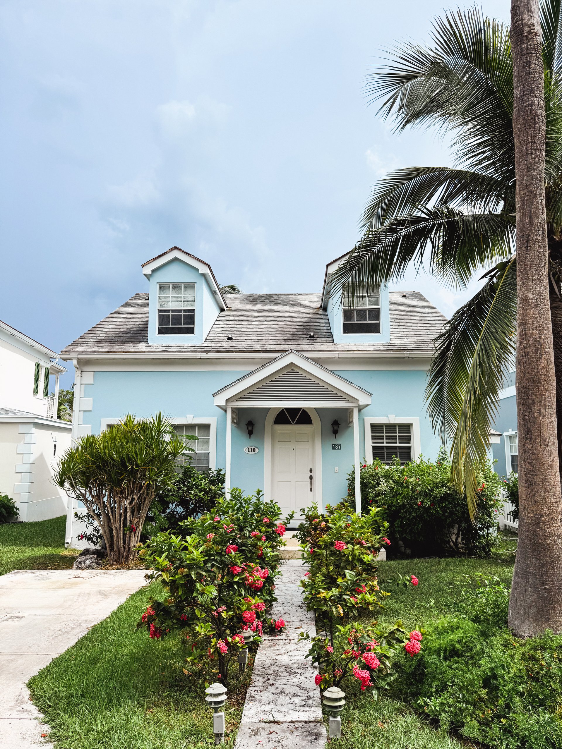 Sandyport | Expansive View Home 