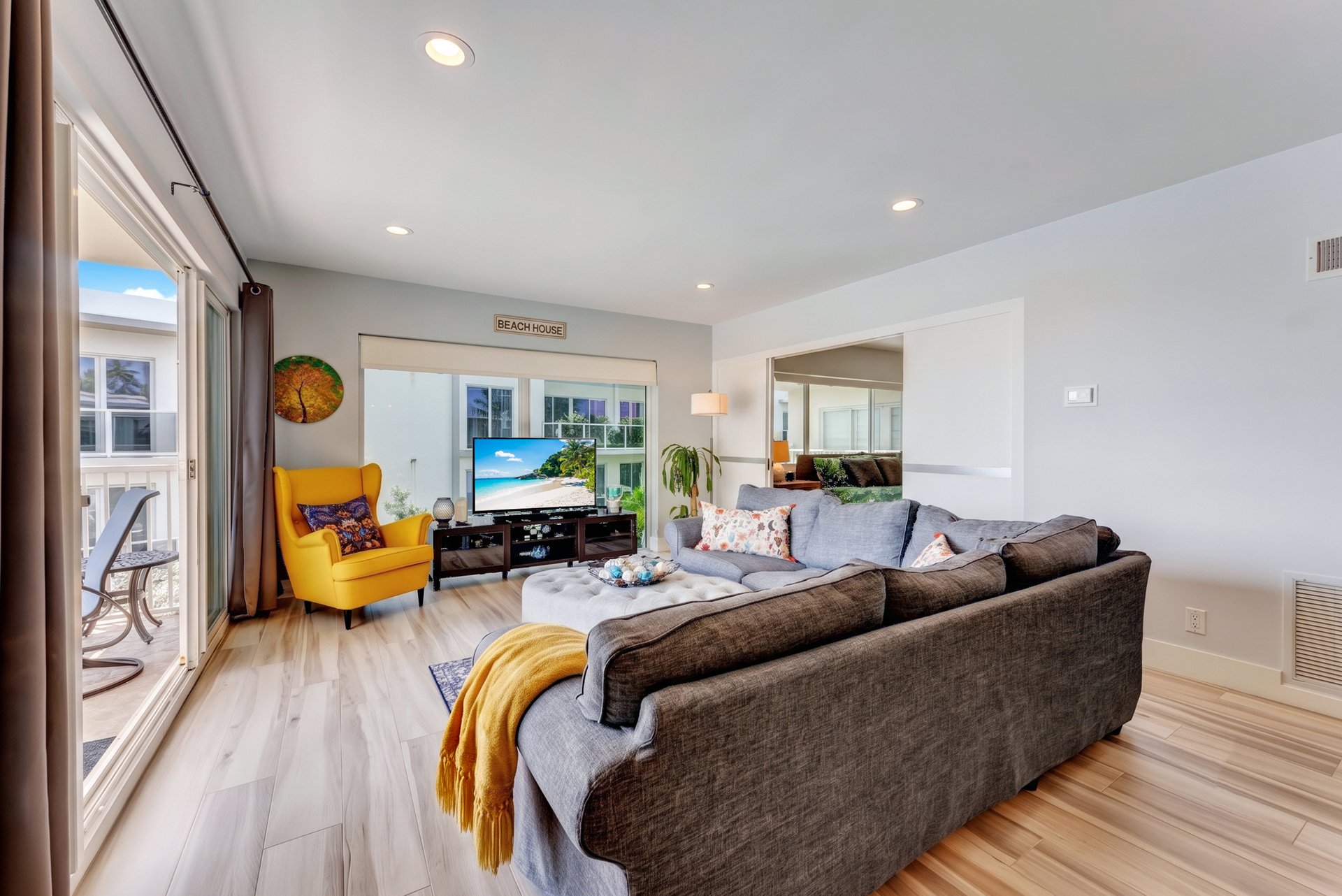 1203 Hillsboro Mile P2 