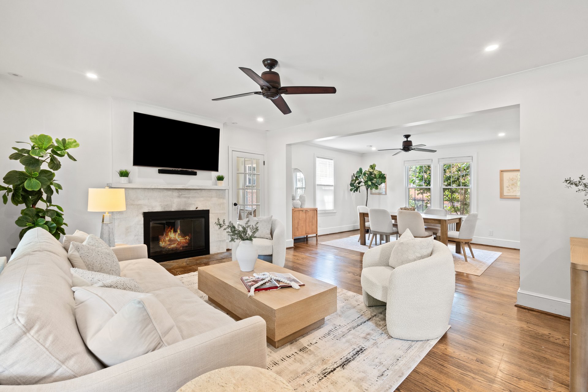 21 W Oak Street