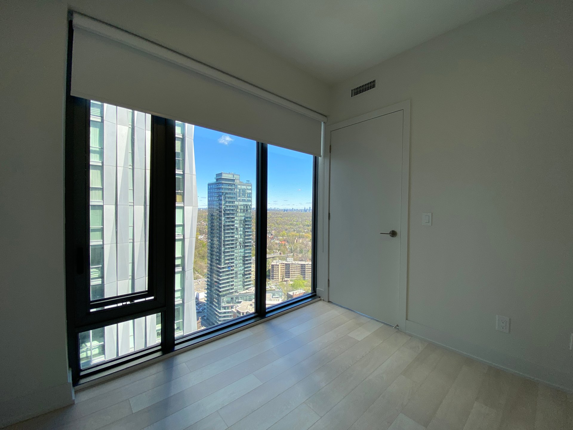 8 Cumberland Street Unit: 3007