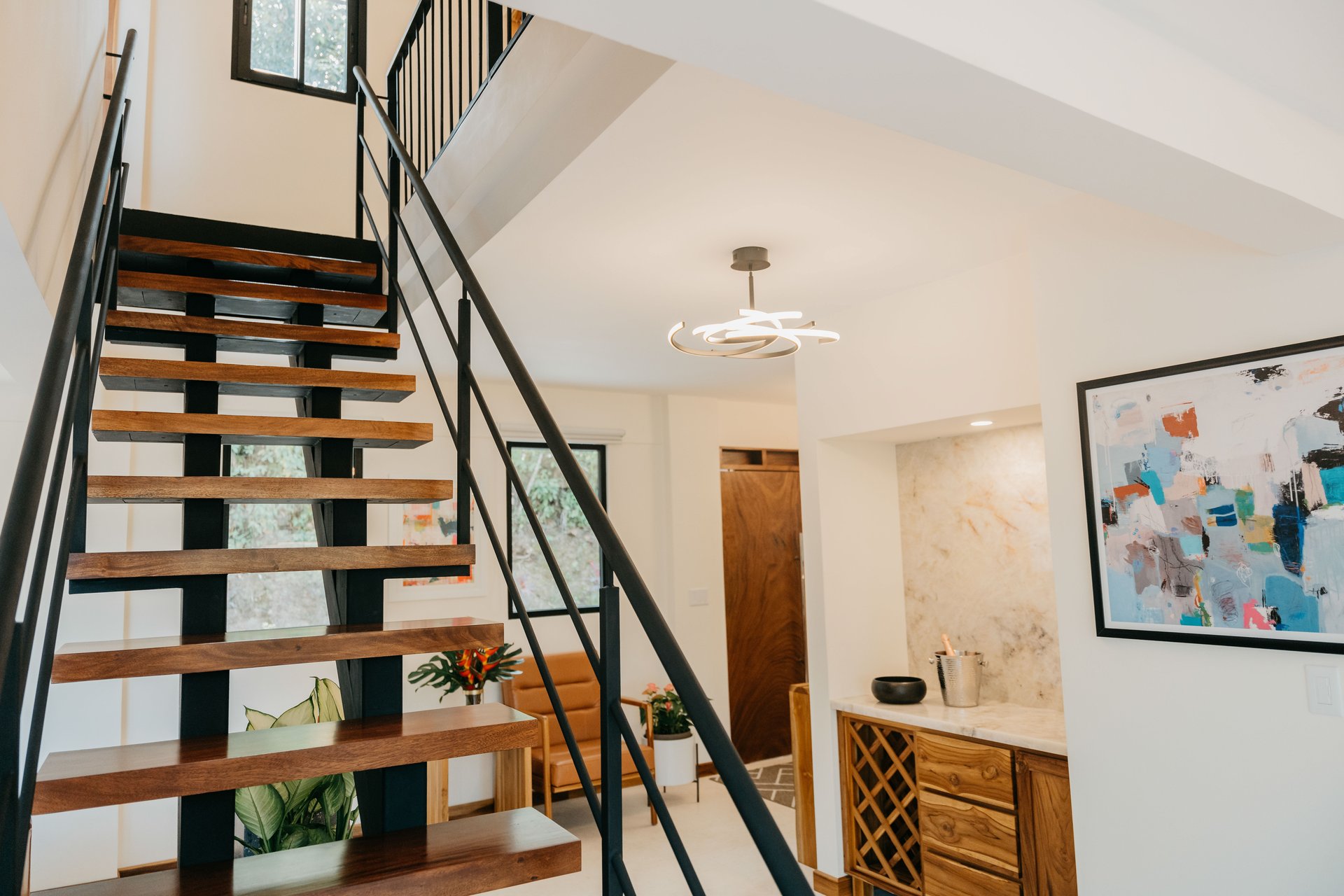 Grand luxury 9 bedroom, 9.5 bath Rainforest & Mountain View Estate near Marina Pez Vela