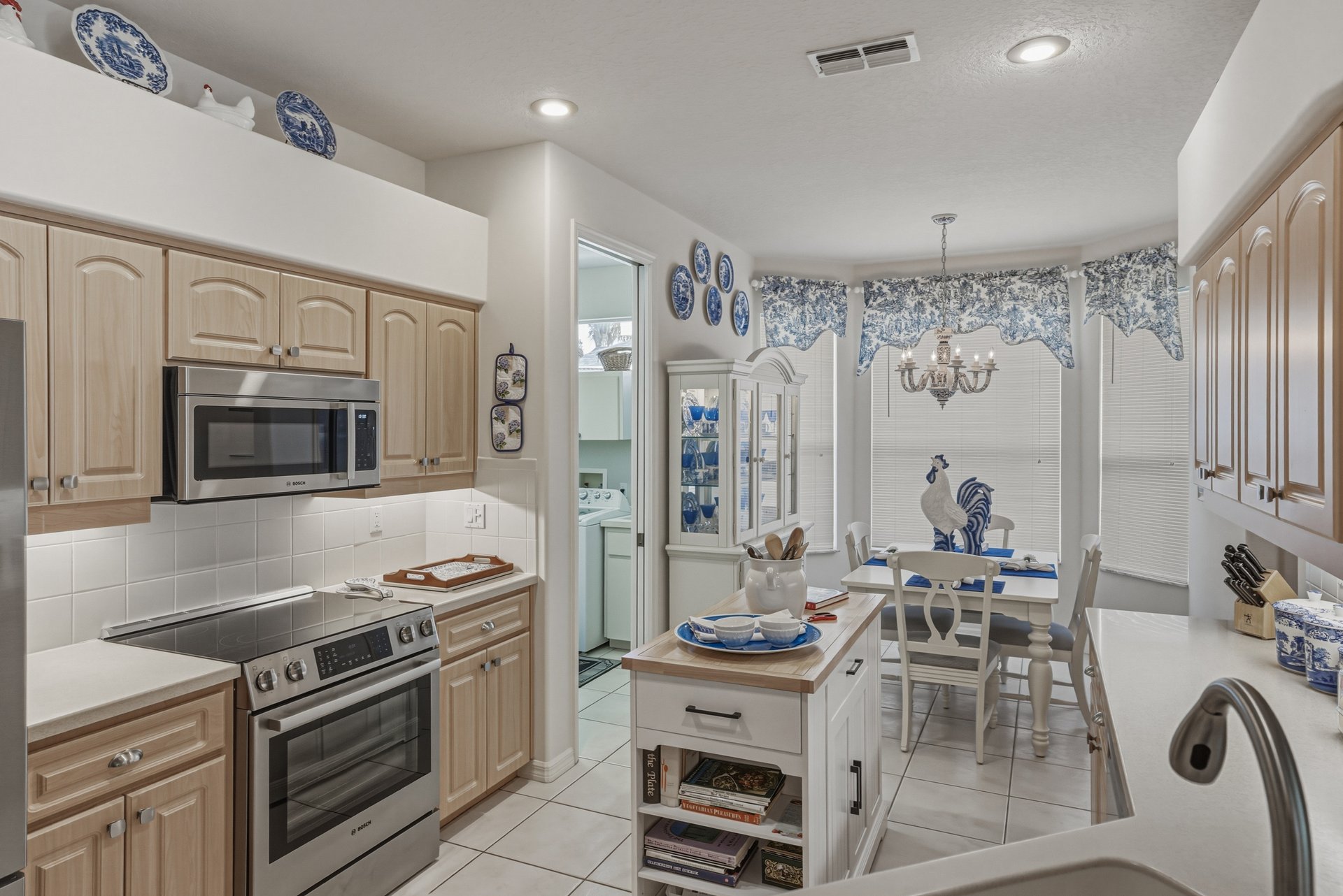 12410 WOODLANDS CIR