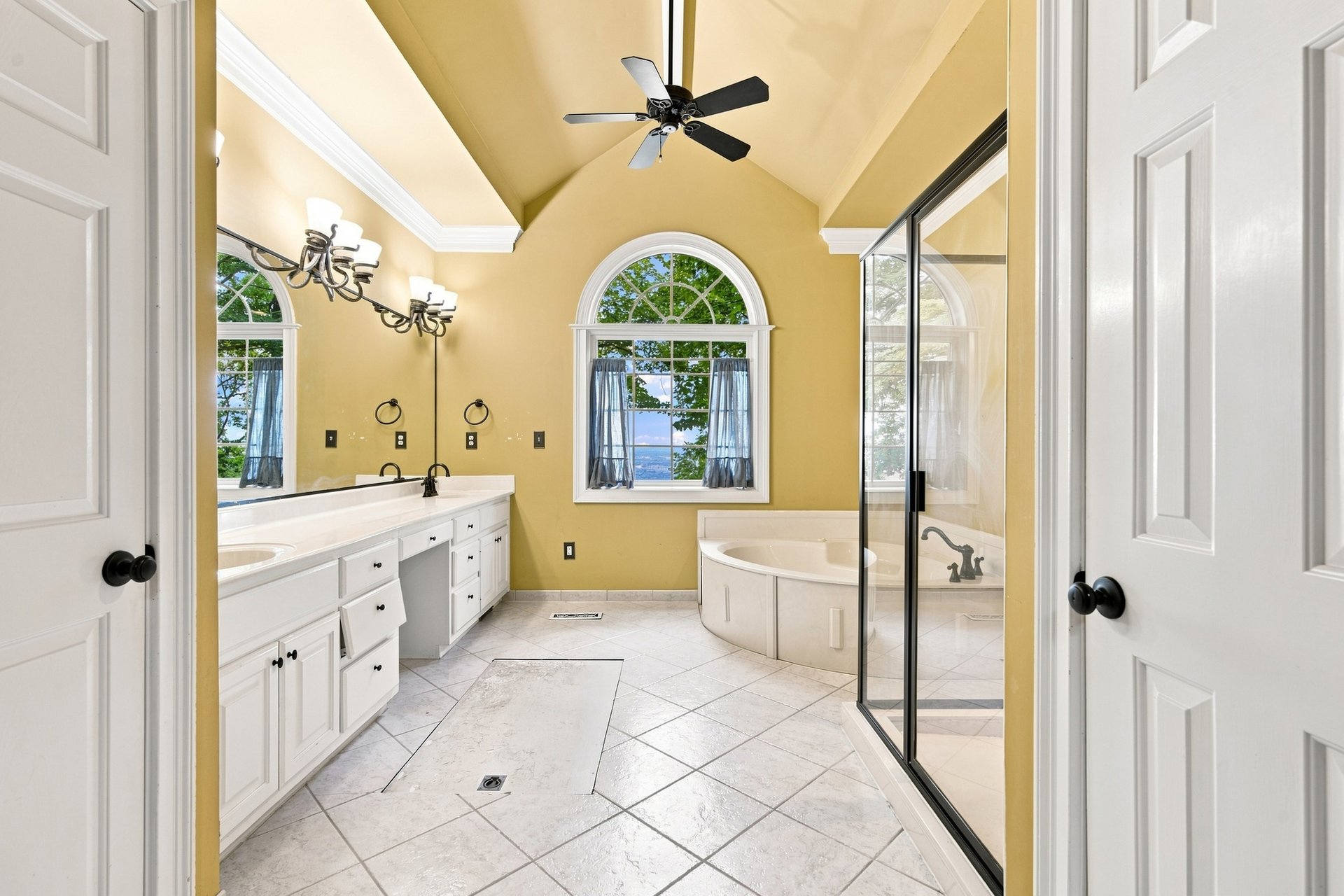 Where Luxury Meets the View on Monte Sano