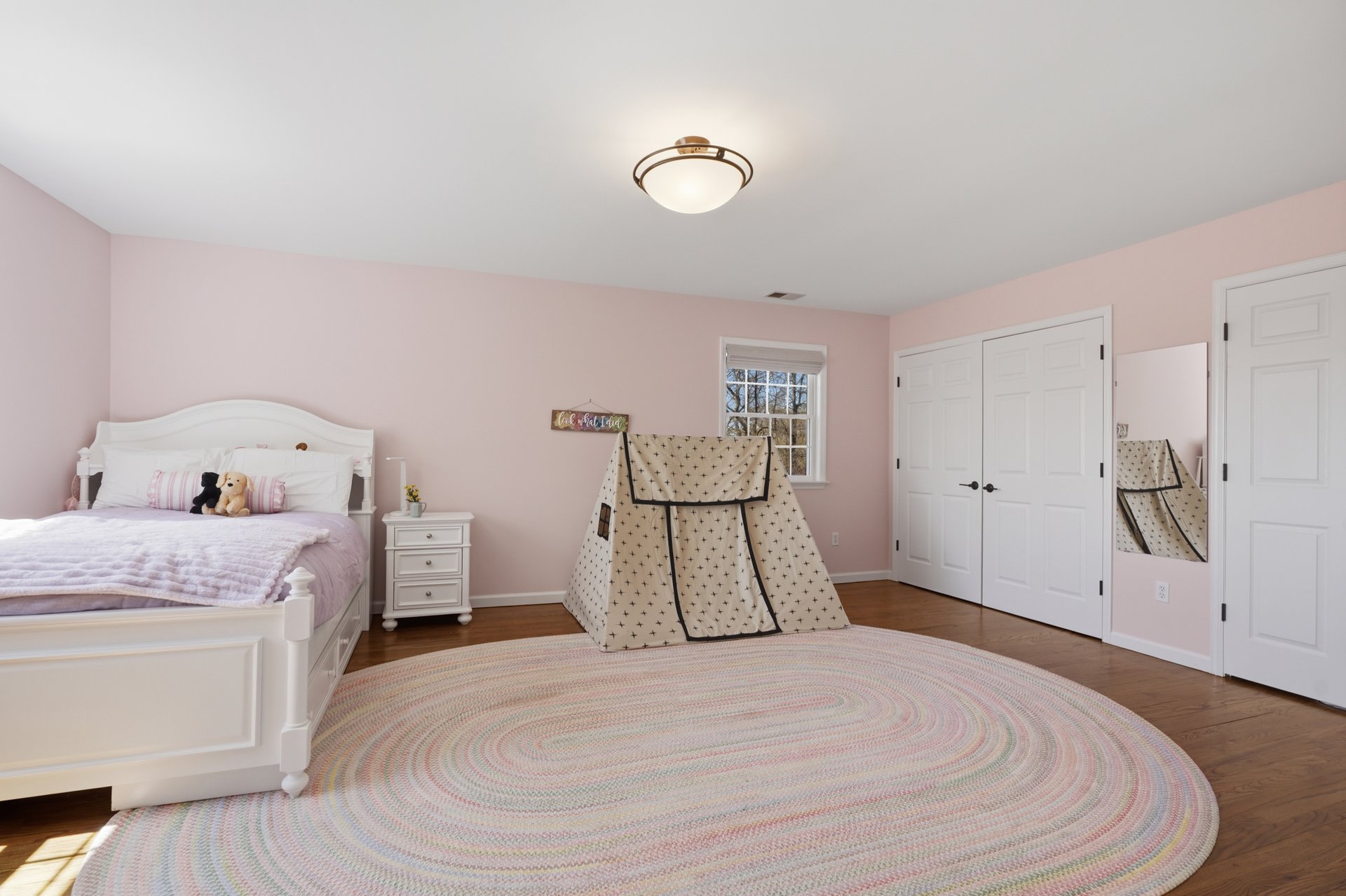 8 Deer Run Court