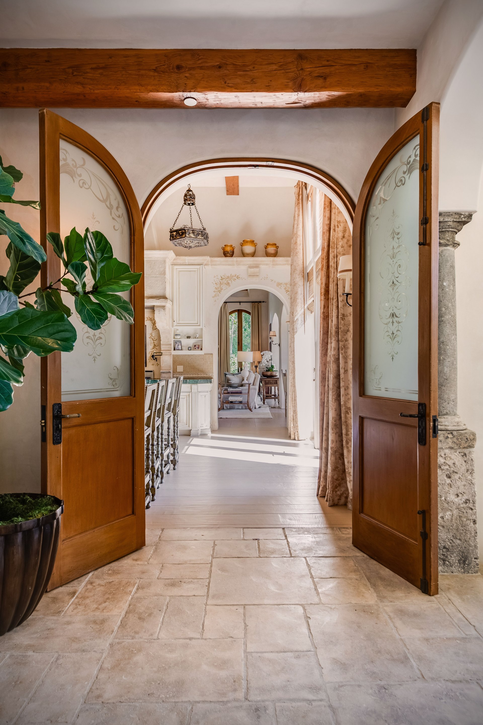 1550 Amalfi DR