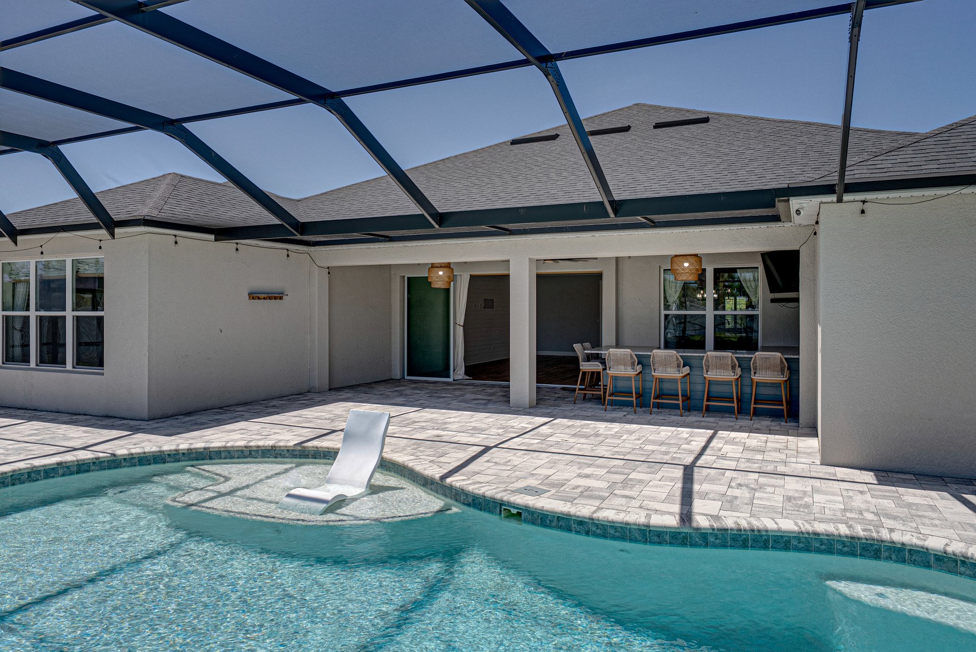 6883 BRADBURY CIR