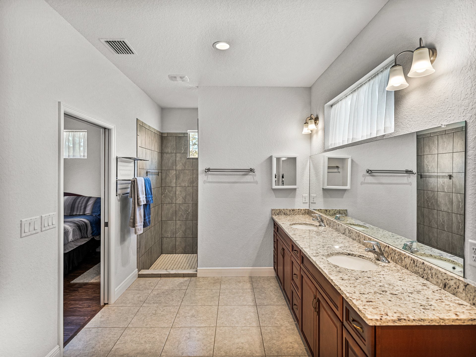 17703 COUNTRY SQUIRE LN