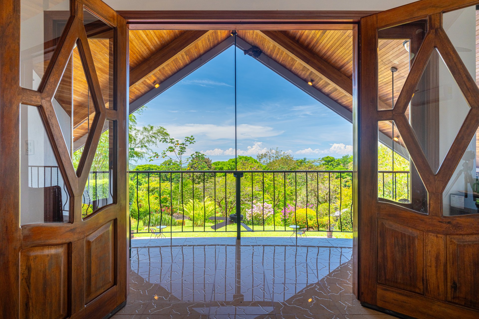 Casa La Bendición, Private Jungle Retreat with Ocean View