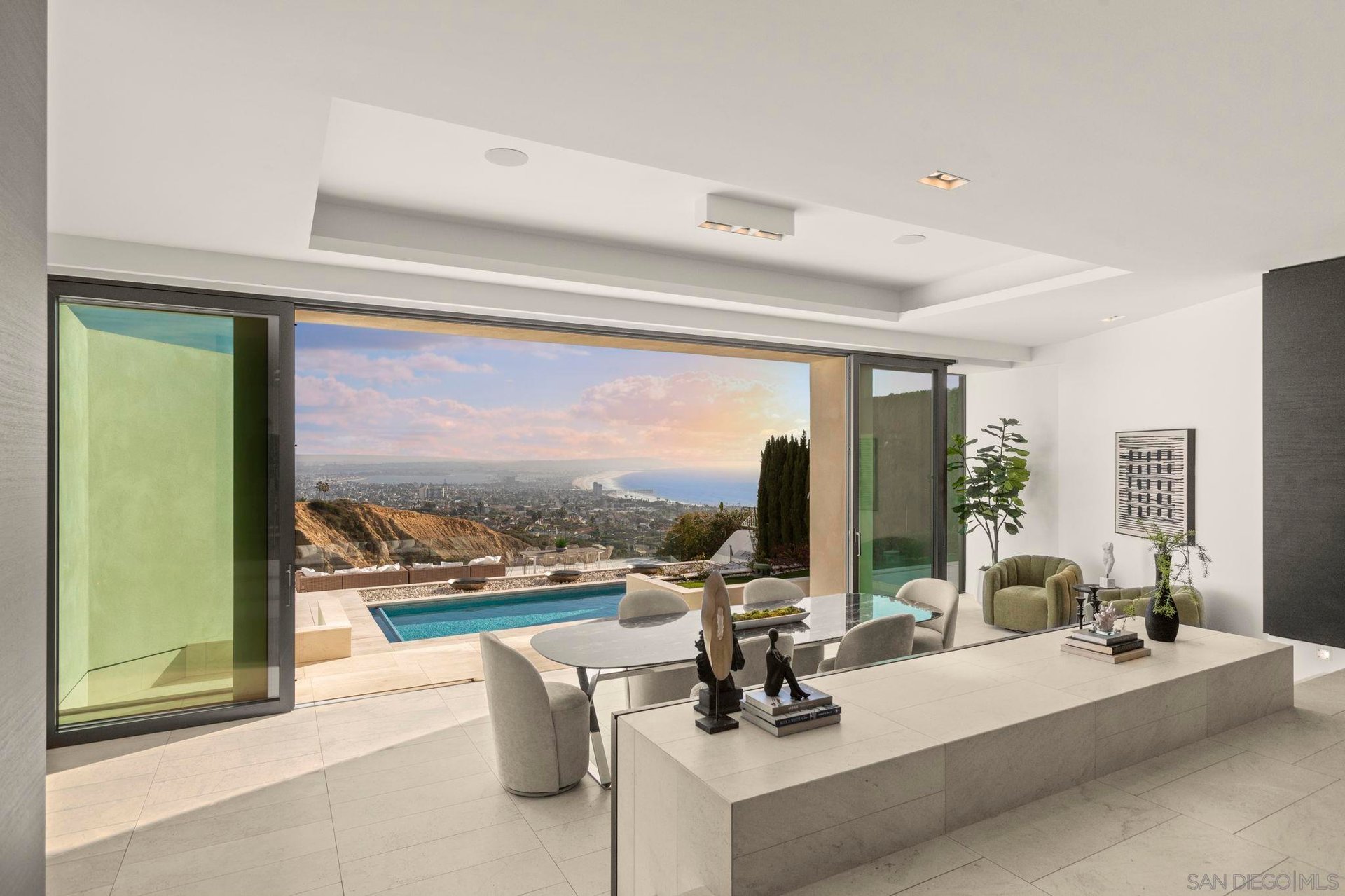 5811 Box Canyon Rd. La Jolla, CA