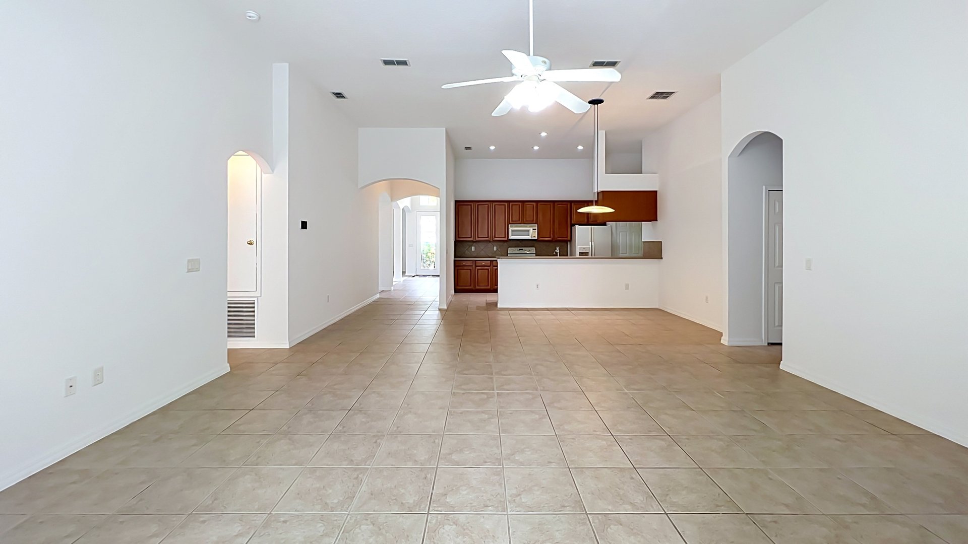 Orlando Vista Lakes 5-Bedroom 4-Bathroom Home and Lifestyle