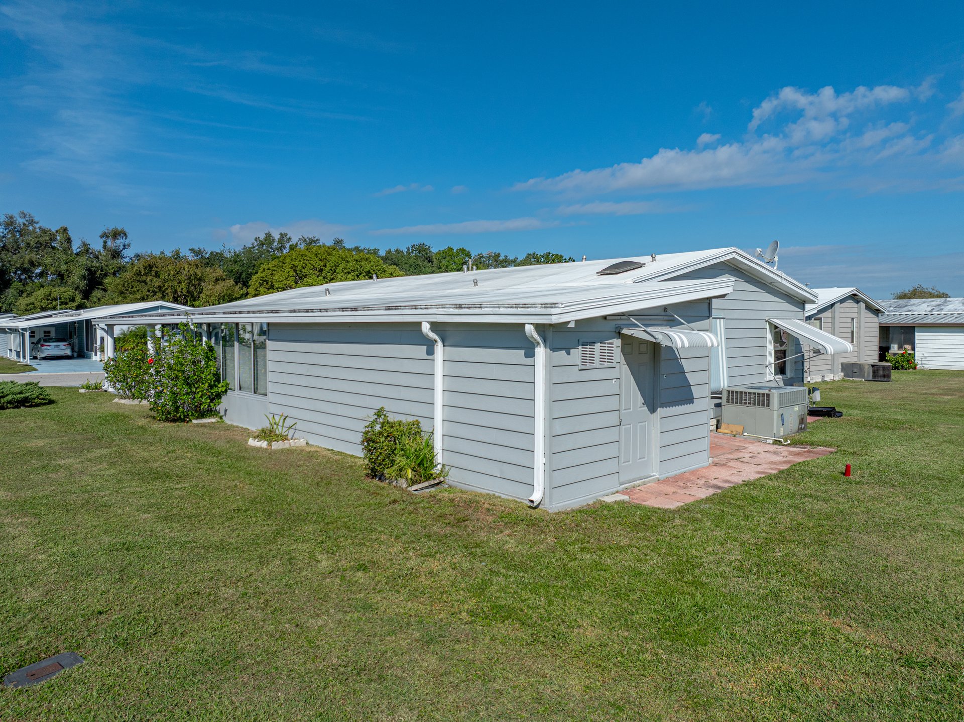 3822 DAMIAN DR