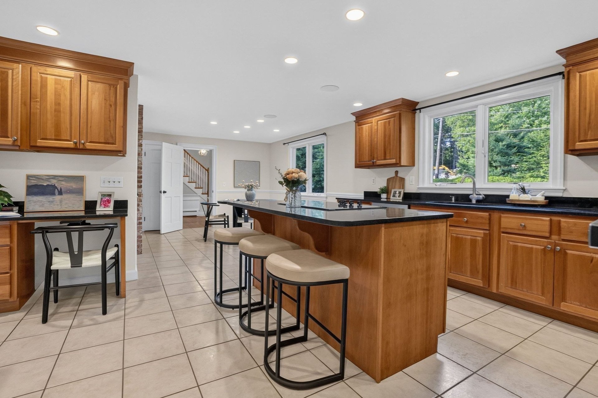 96 Draper Rd, Wayland