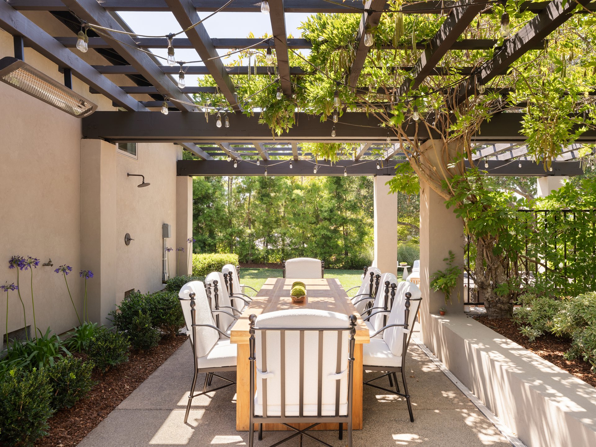 Architectural Modernism, Bay Views, and Exceptional Outdoor Living