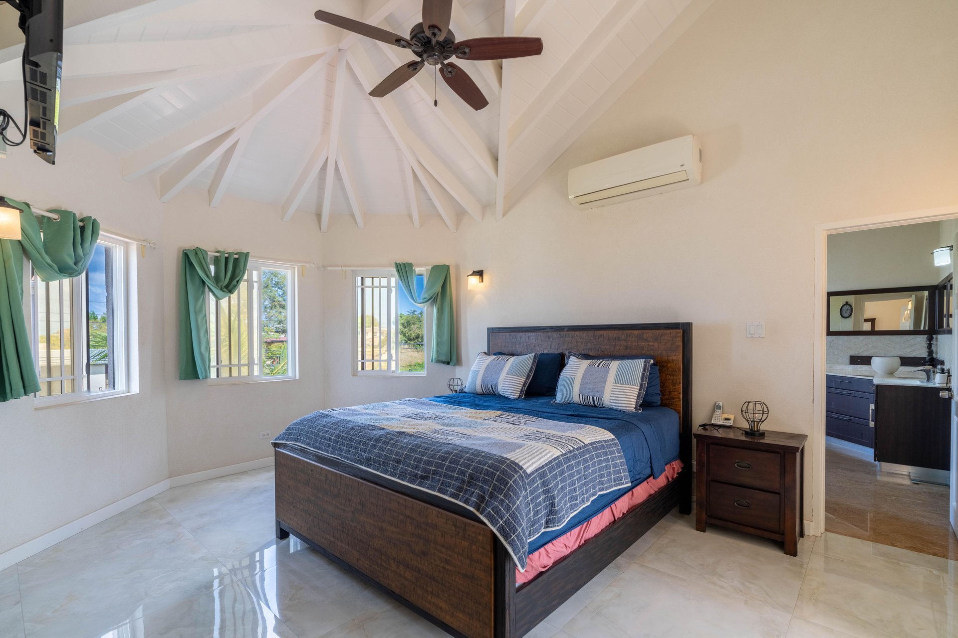 Halls Villa 
