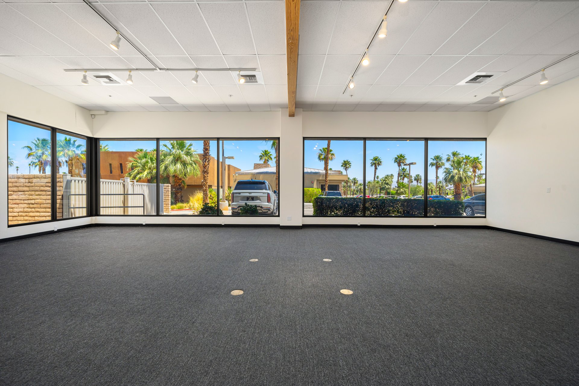 Desert Square - Suite D