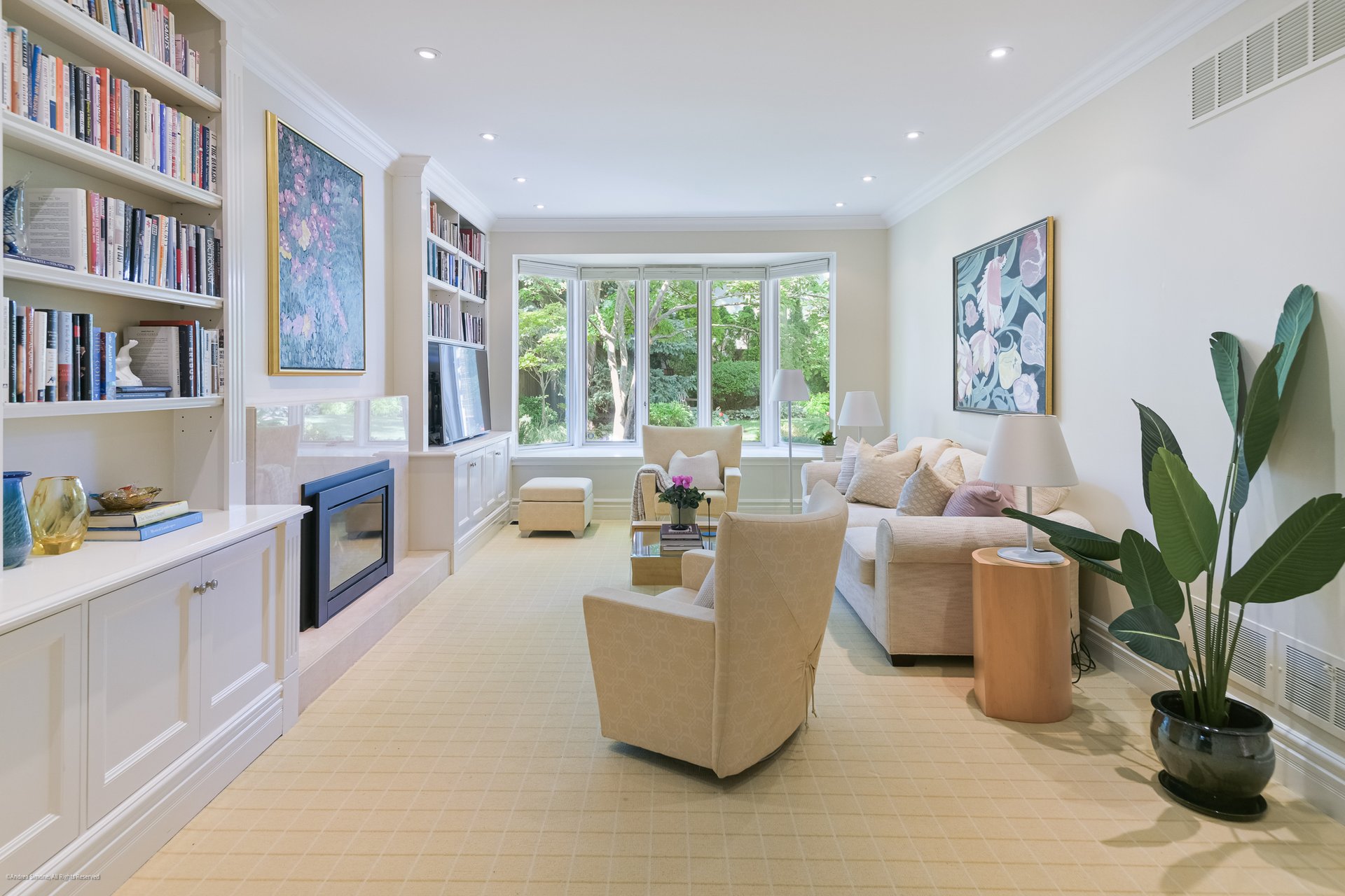 Moore Park 5 Bedroom on Lush Lot