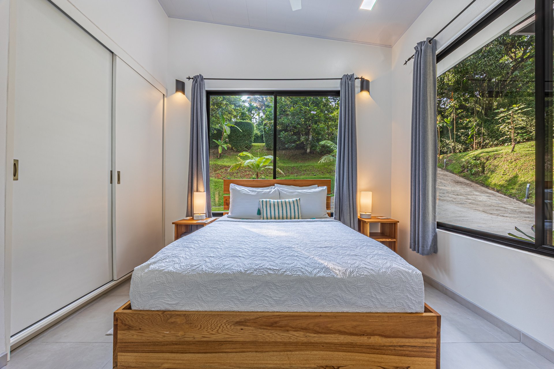 Casa Ballena Pearl with Extra building site!