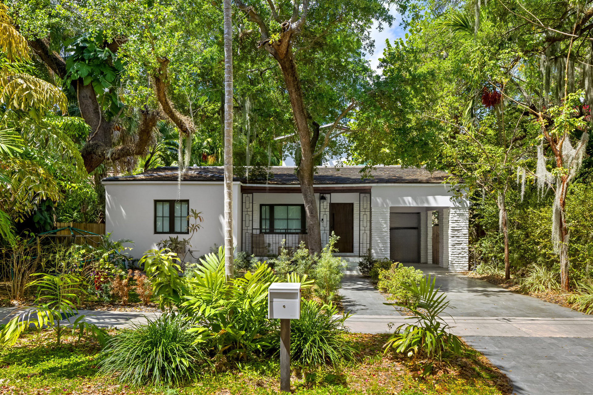 Spring Garden | Modern Luxury
