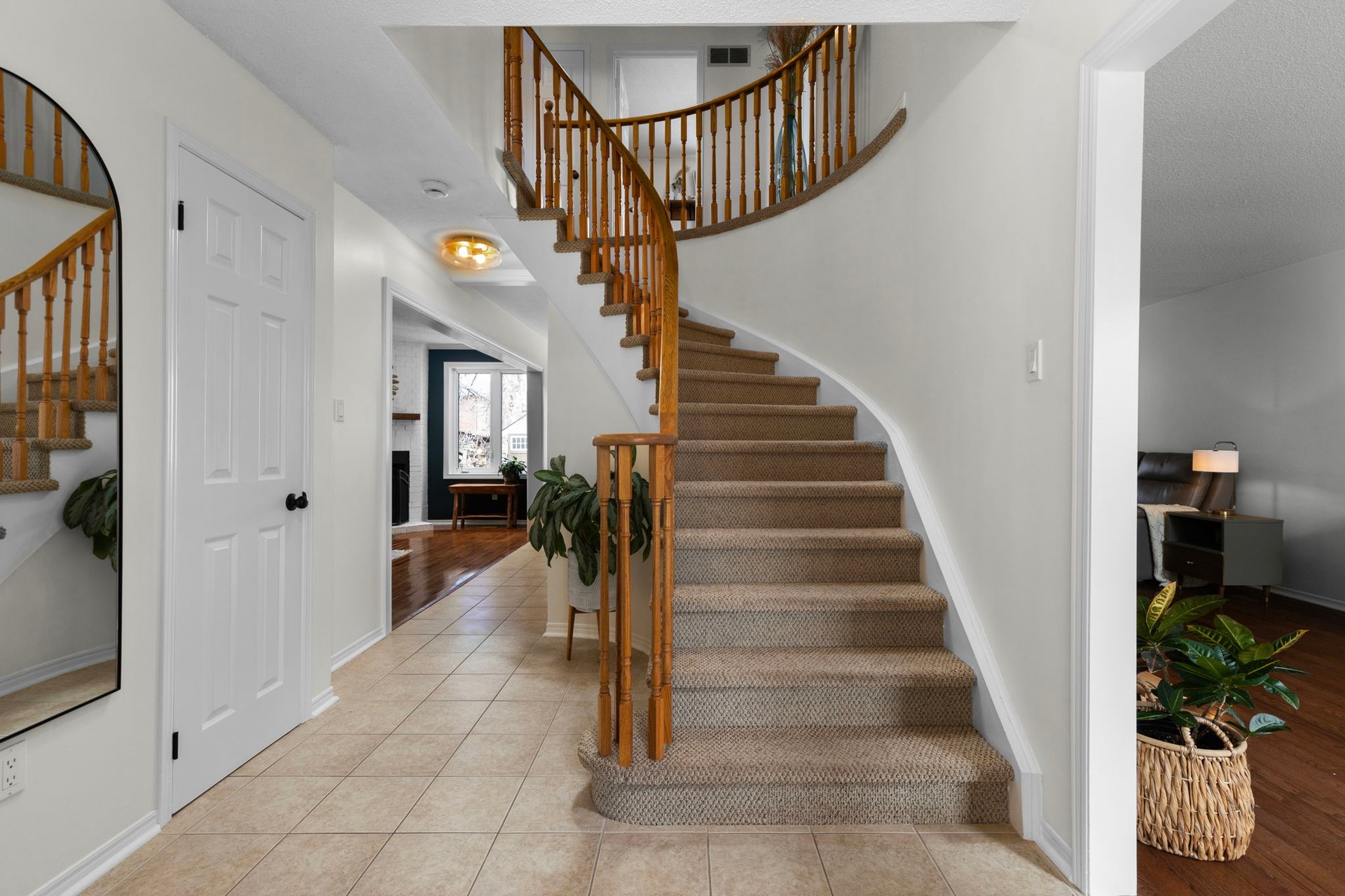 255 Hickling Trail, Barrie